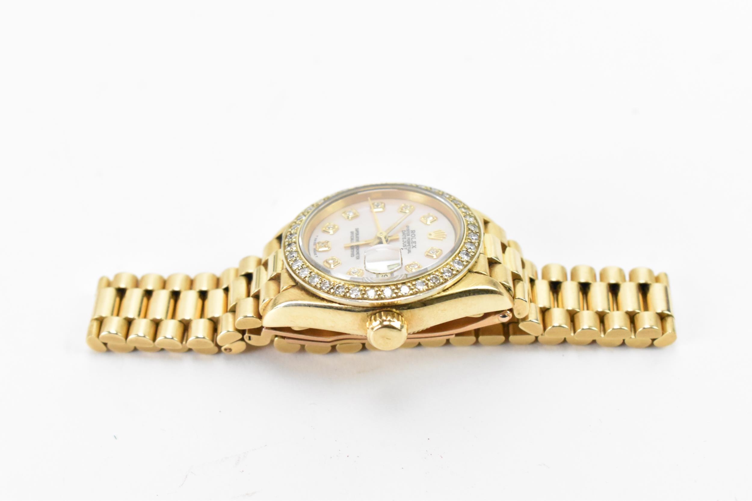 A Rolex Pearlmaster Datejust, automatic, ladies, 18ct gold wristwatch, having a mother of pearl - Image 5 of 10