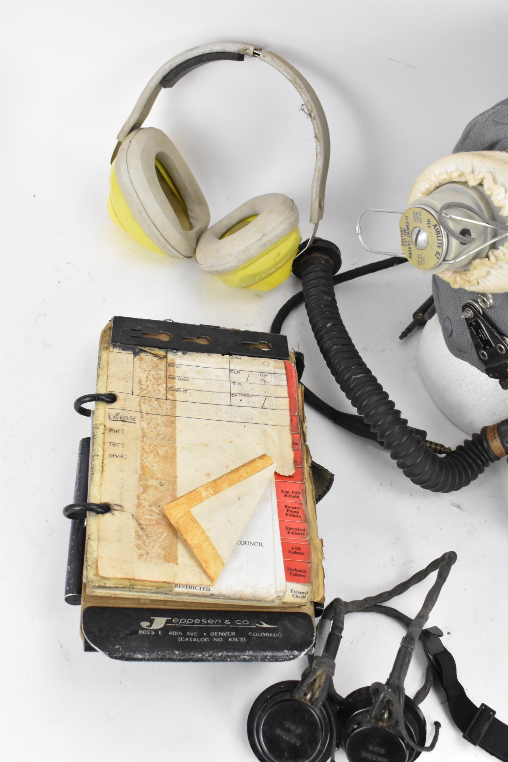 A 1960s RAF summer weight flying helmet, size 2 with tailors label stamped 22c/1729 and war - Image 4 of 5