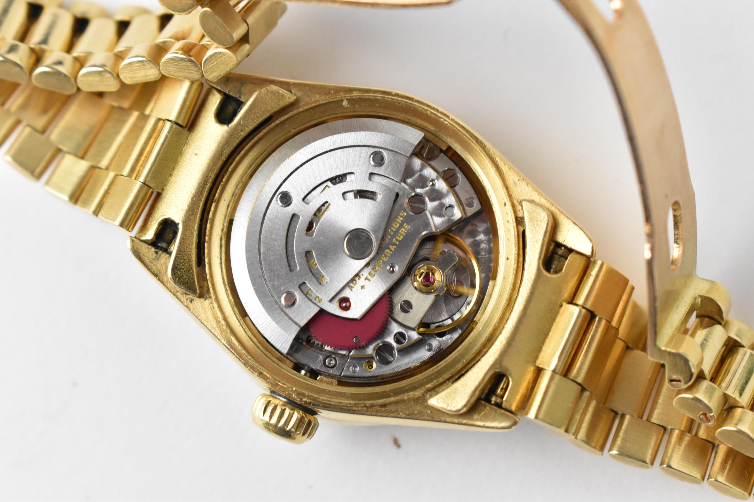 A Rolex Pearlmaster Datejust, automatic, ladies, 18ct gold wristwatch, having a mother of pearl - Image 9 of 10