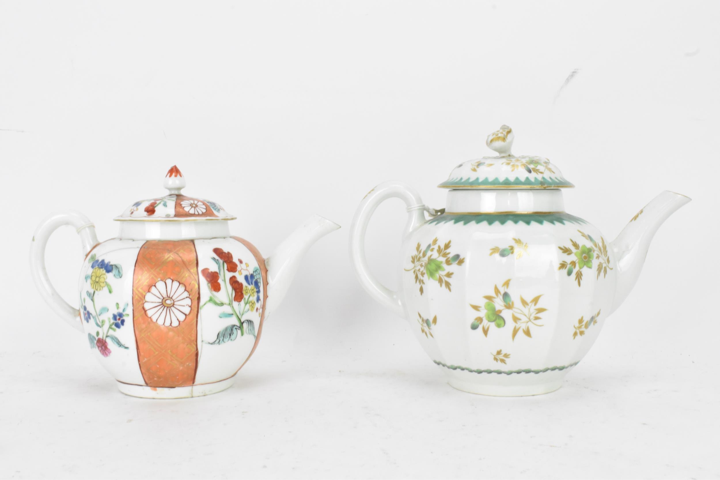 Two 18th century Worcester porcelain teapots to include one in the Scarlet Japan pattern, circa