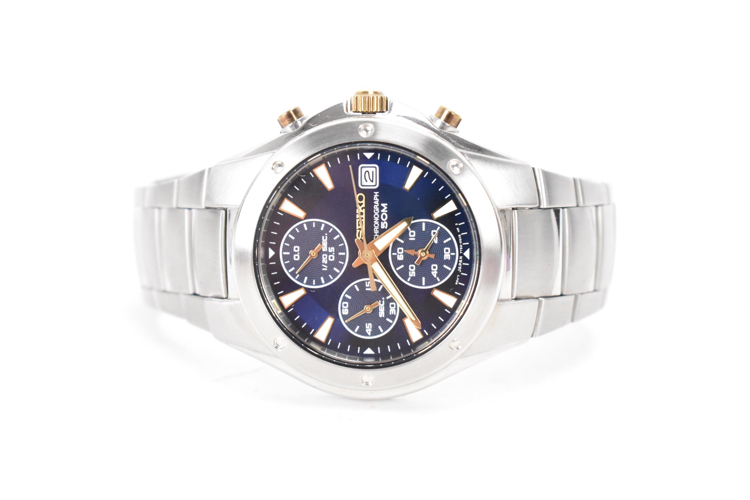 A Seiko chronograph, quartz, gents, stainless steel wristwatch, having a black dial, luminous - Image 3 of 4