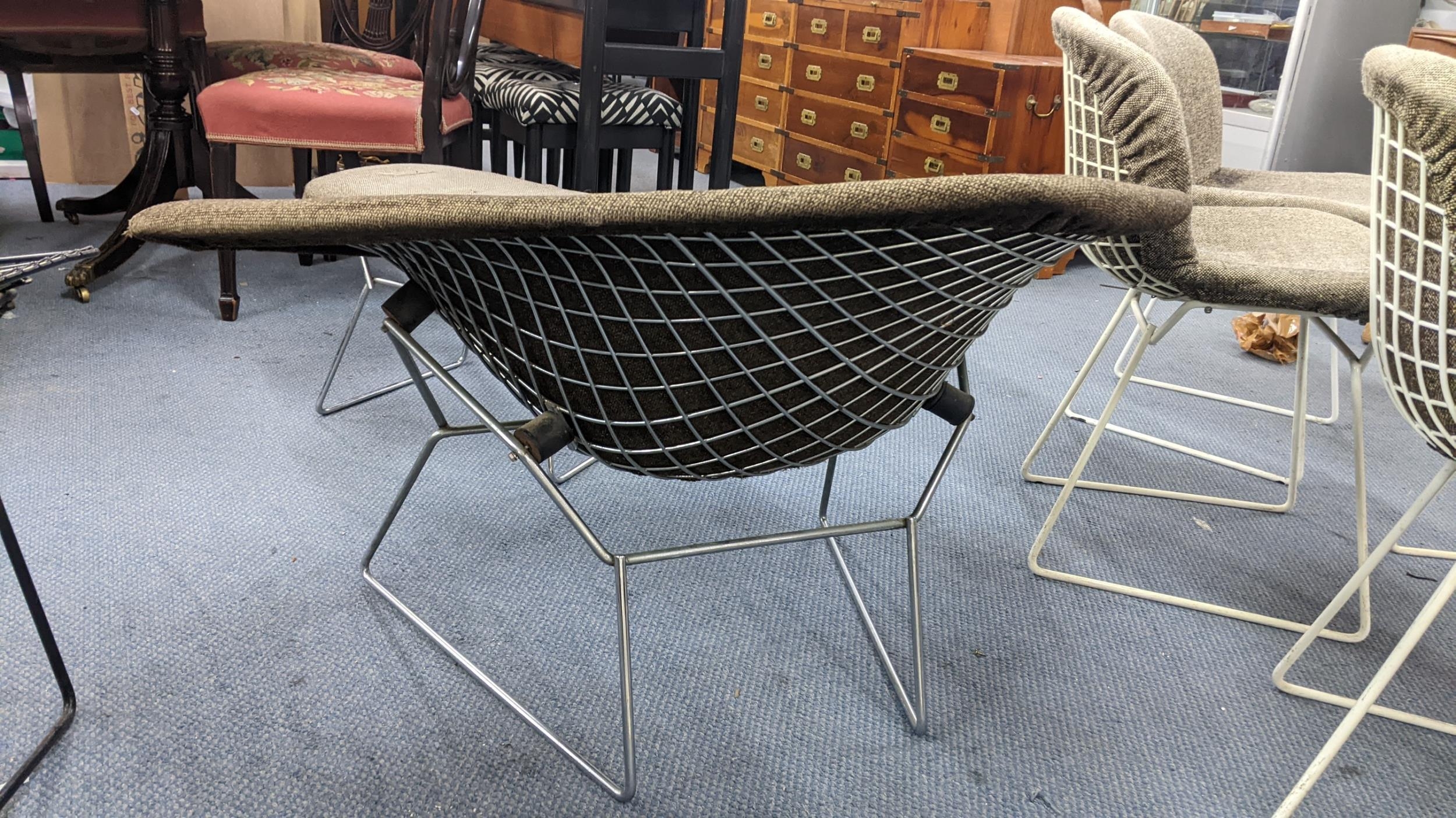 A mid 20th century Harry Bertoia for Knoll 'Big Diamond' chair model 422, together with an Ottoman - Image 4 of 4