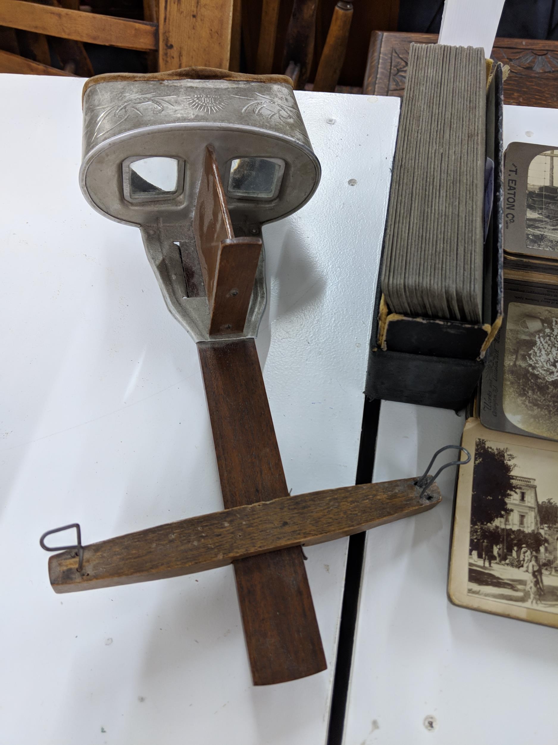 An underwood stereoscope and approximately two hundred and sixty four photographic cards to - Image 4 of 6