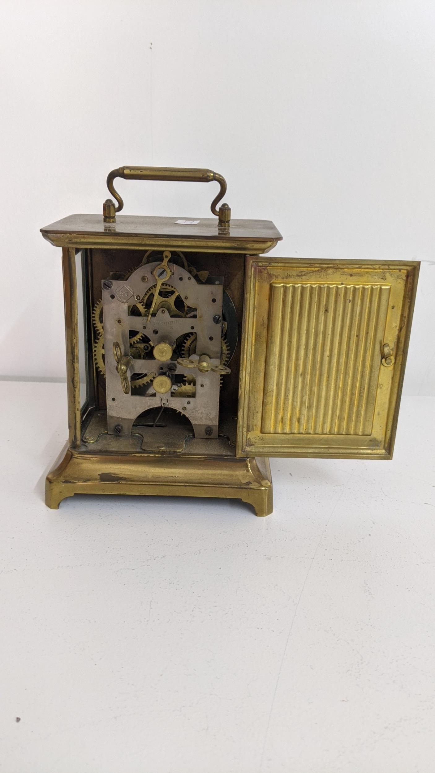 A late 19th century Seth Thomas 8-day brass alarm carriage clock A/F Location: - Image 2 of 2