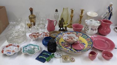 A mixed lot to include a large Japanese charger, Venetian etched glass decanter, gilt metal