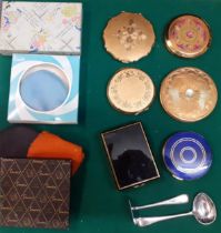 Seven vintage compacts to include Stratton together with a nursery feeding spoon and a pusher in