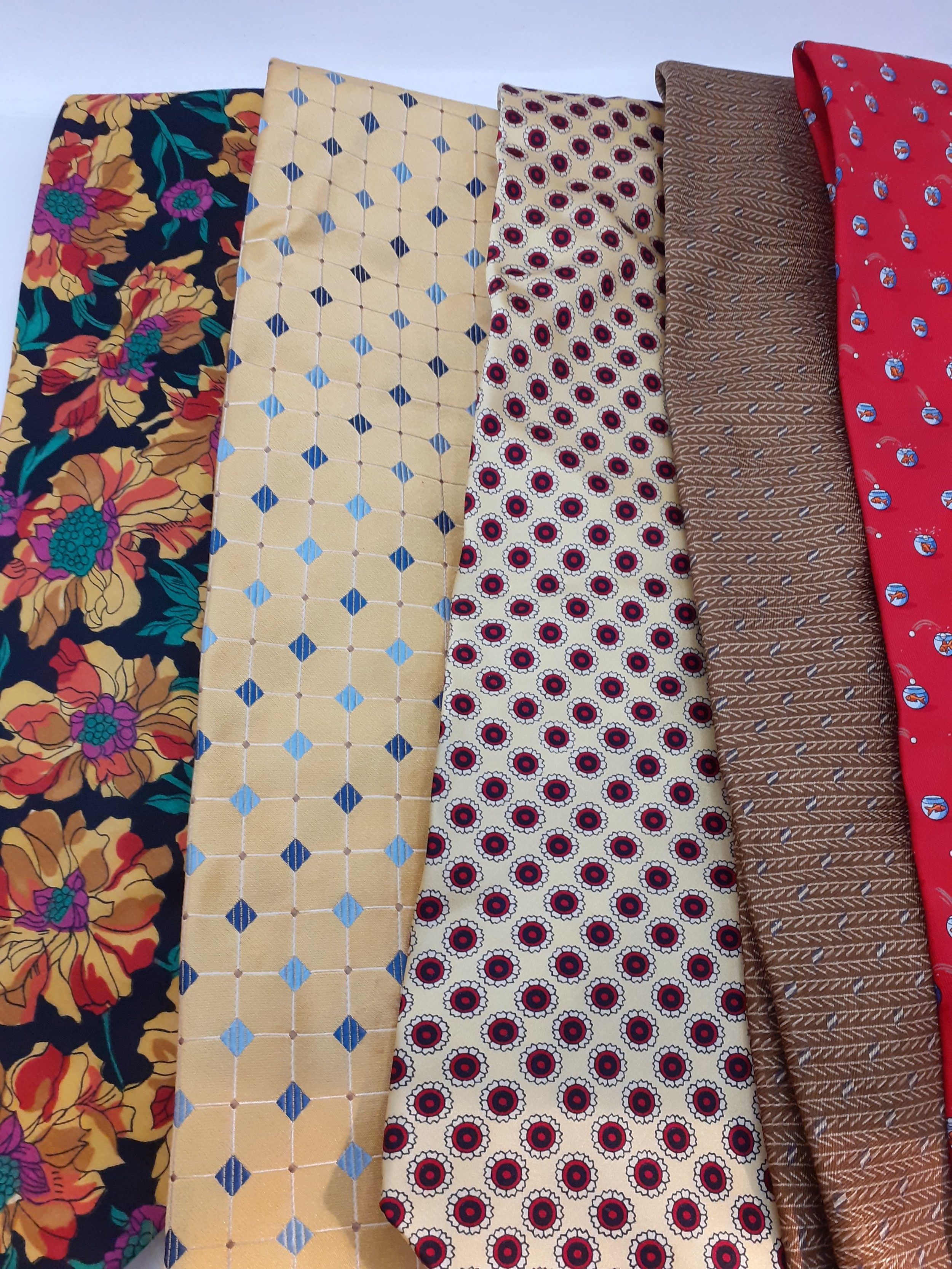 A quantity of 30 gents neck ties to include the designers Liberty Tana Lawn, 2x Hugo Boss, Pierre - Image 3 of 3