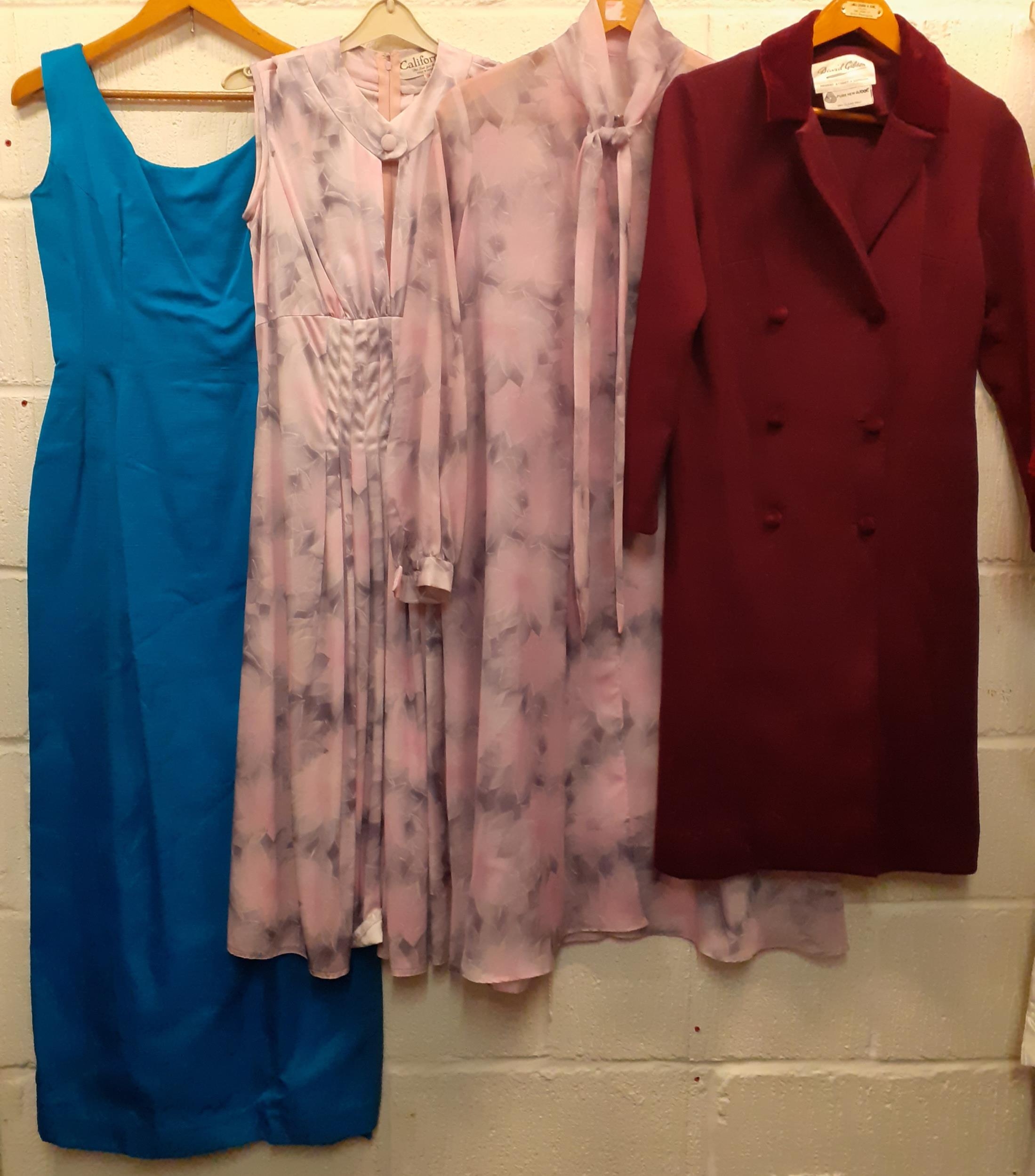 A quantity of 1970's and later ladies clothing to include a California pink and grey chiffon dress - Image 2 of 10