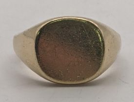 A 9ct gold gent's signet ring size W 1/2, 12.2g Location: