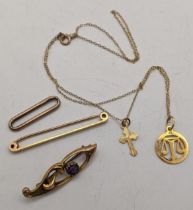 Mixed jewellery to include a 15ct gold bar brooch, 2g, a 9ct gold brooch set with an amethyst, a 9ct