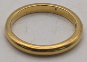 A 22ct gold wedding band 5.1g, size P Location: