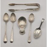Mixed silver items to include three teaspoons having seashell style bowls, together with a similar