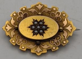 A 15ct gold and pearl Victorian mourning brooch 5.6g Location: