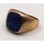 A 9ct gold gents signet ring inset with lapis lazuli 4.9g Location: