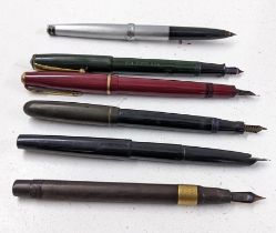 Mixed pens to include a Parker fountain pen with a 14ct gold nib Location: