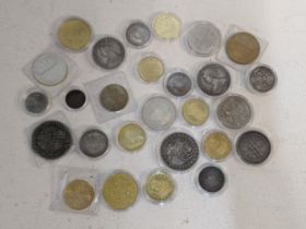 Mixed re-striked replica coins, all cased, to include a 2 1/2 dollar coin 1926, a Great Britain