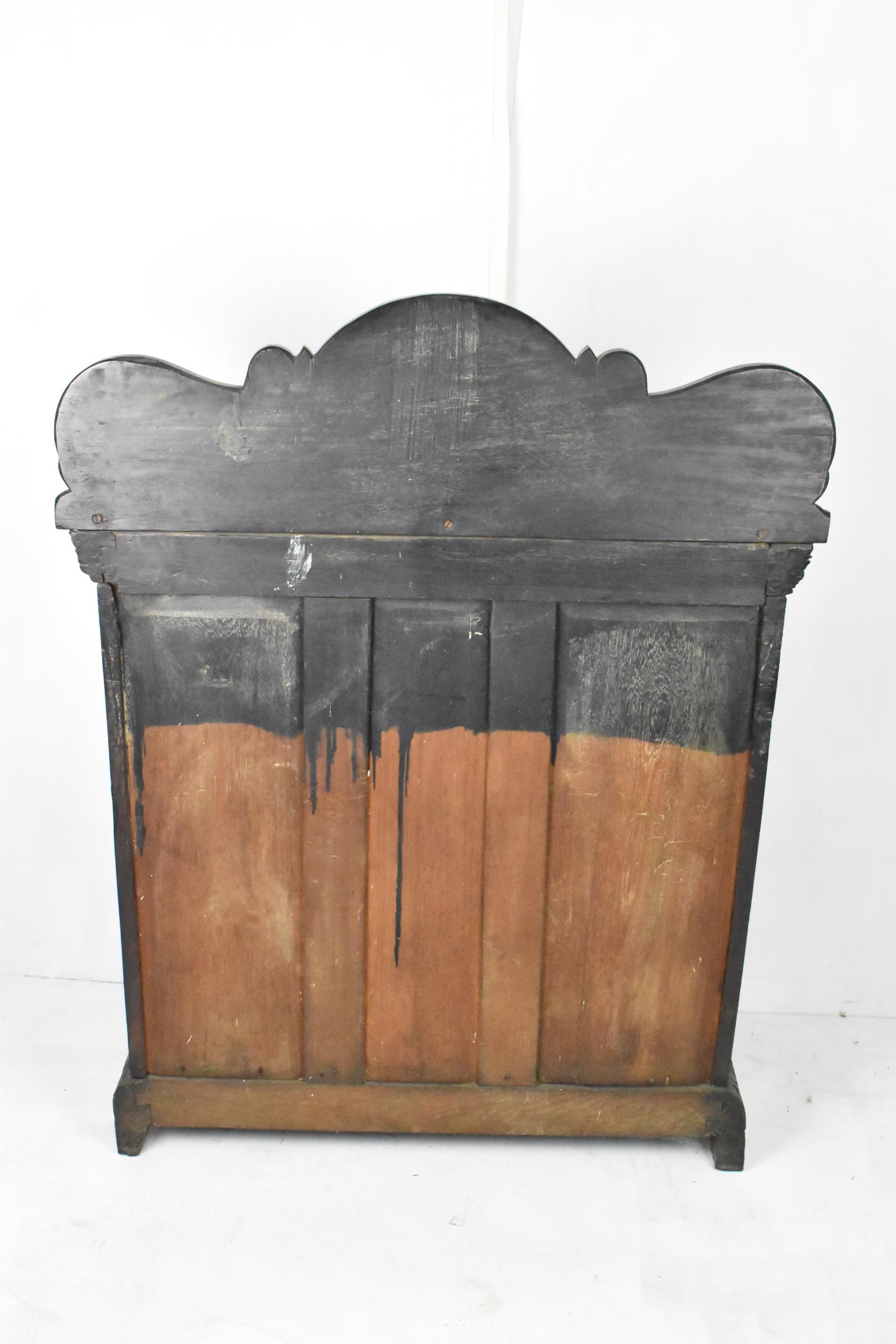 A 19th century Anglo Indian colonial black lacquered hardwood cabinet, serpentine fronted and - Image 6 of 7