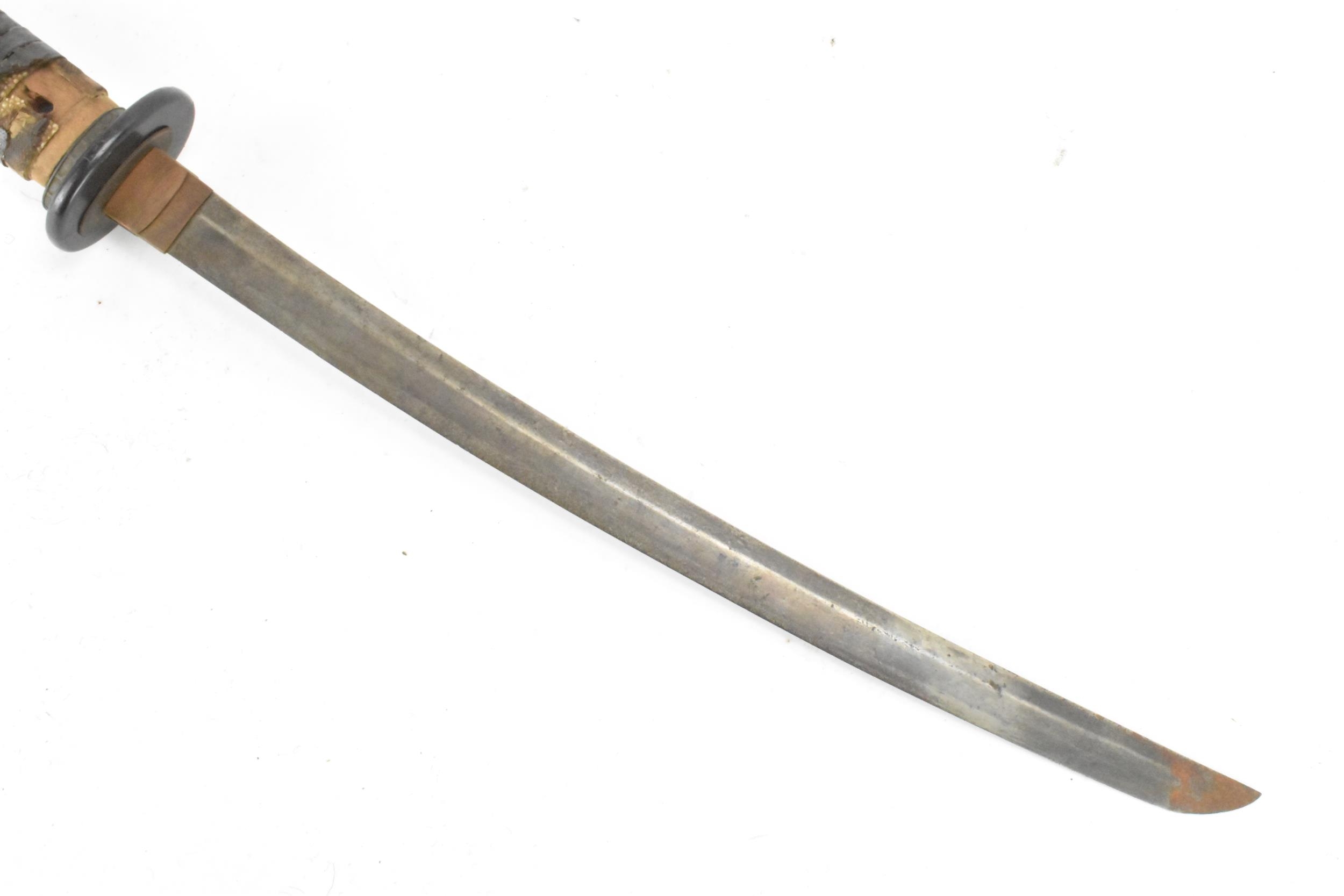 A Japanese wakizashi sword, steel blade, black braid bound tsuka, shagreen handle and - Image 5 of 5