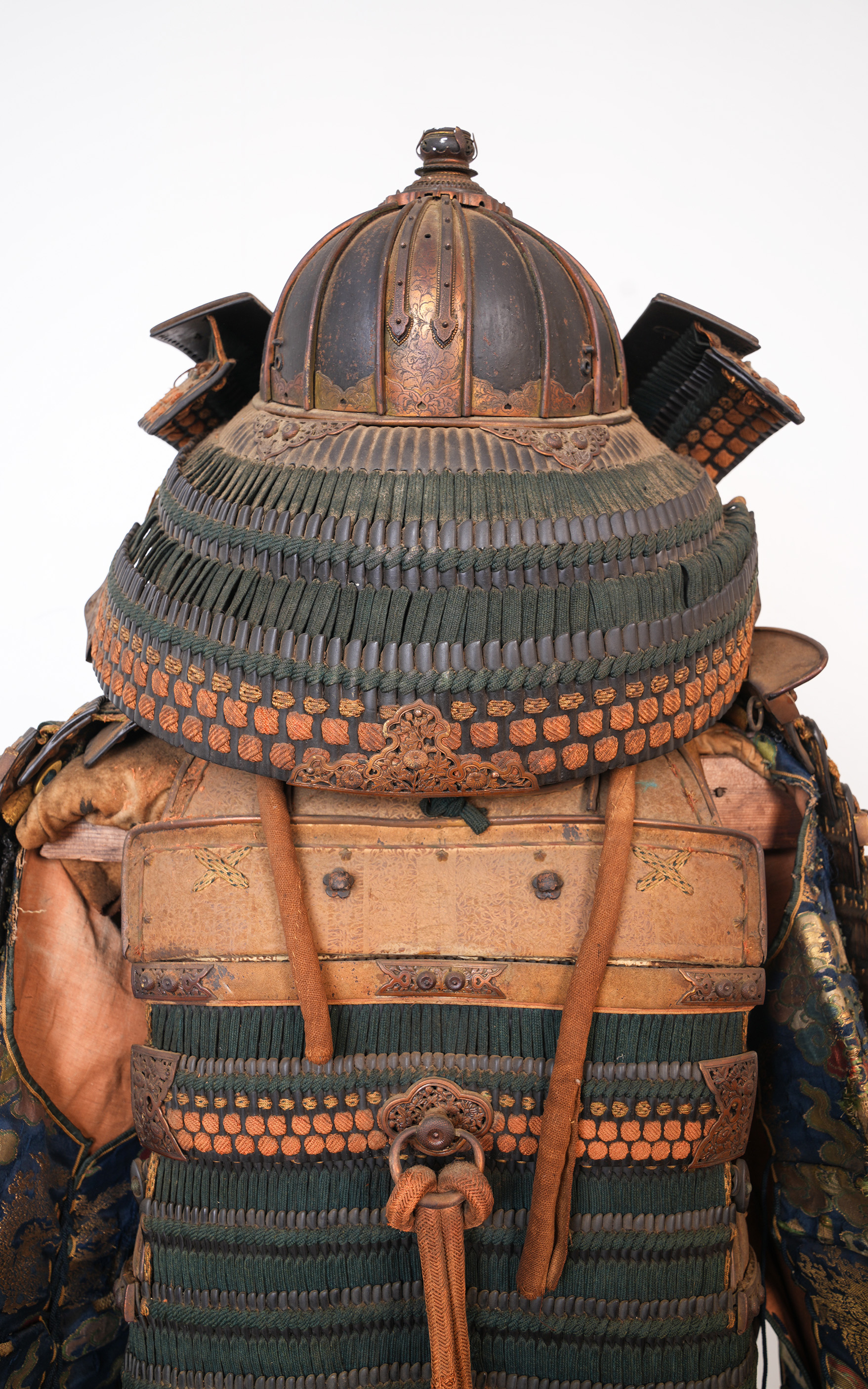 A Japanese 18th century Samurai Warriors Armour fitted with menpo facial armour, a kabuto helmet - Image 13 of 16
