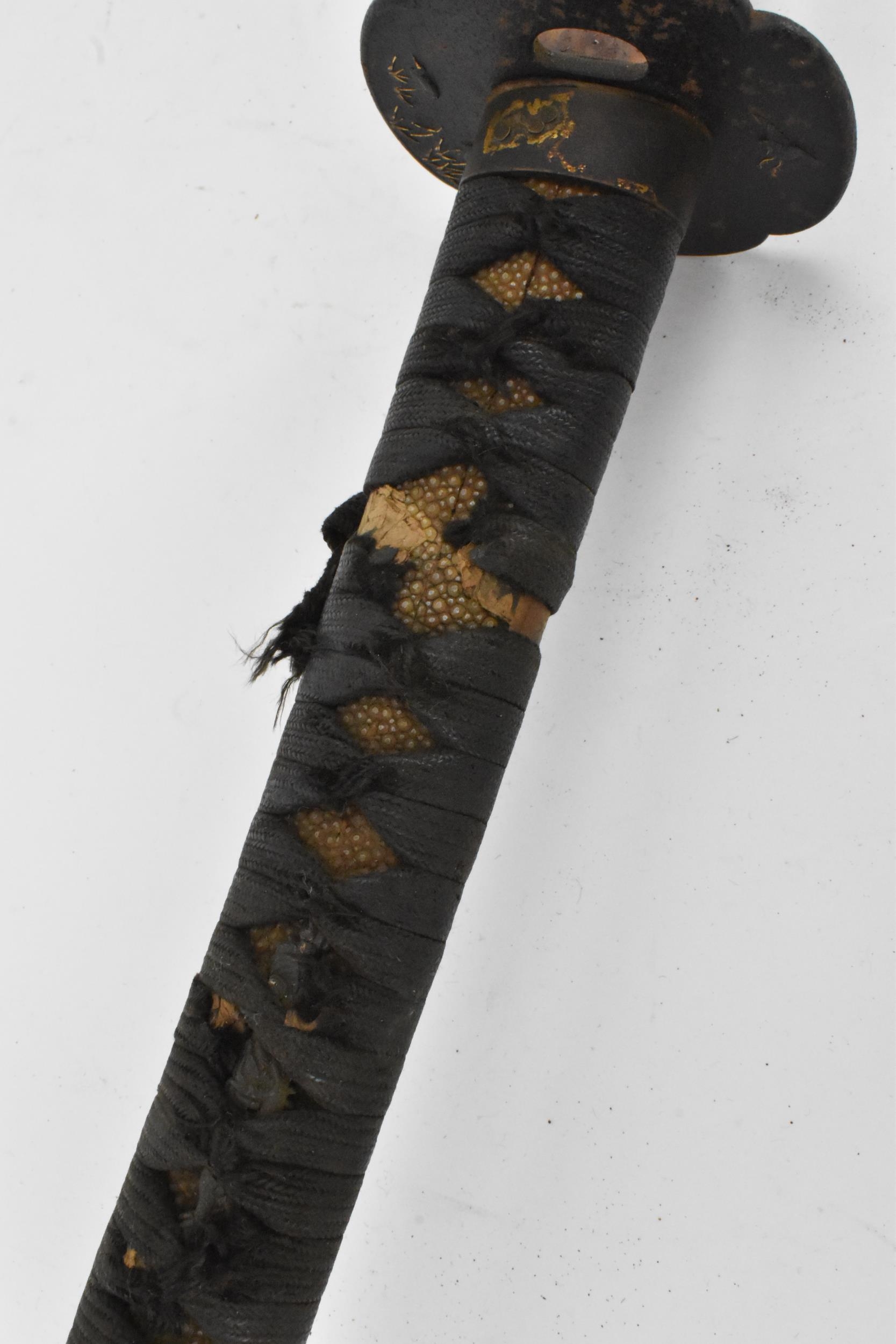 A Japanese Edo period, Sesshu (No) Ju Sukeharo saku sword, circa 1675, made by Sukeharo of Settsu - Image 5 of 21