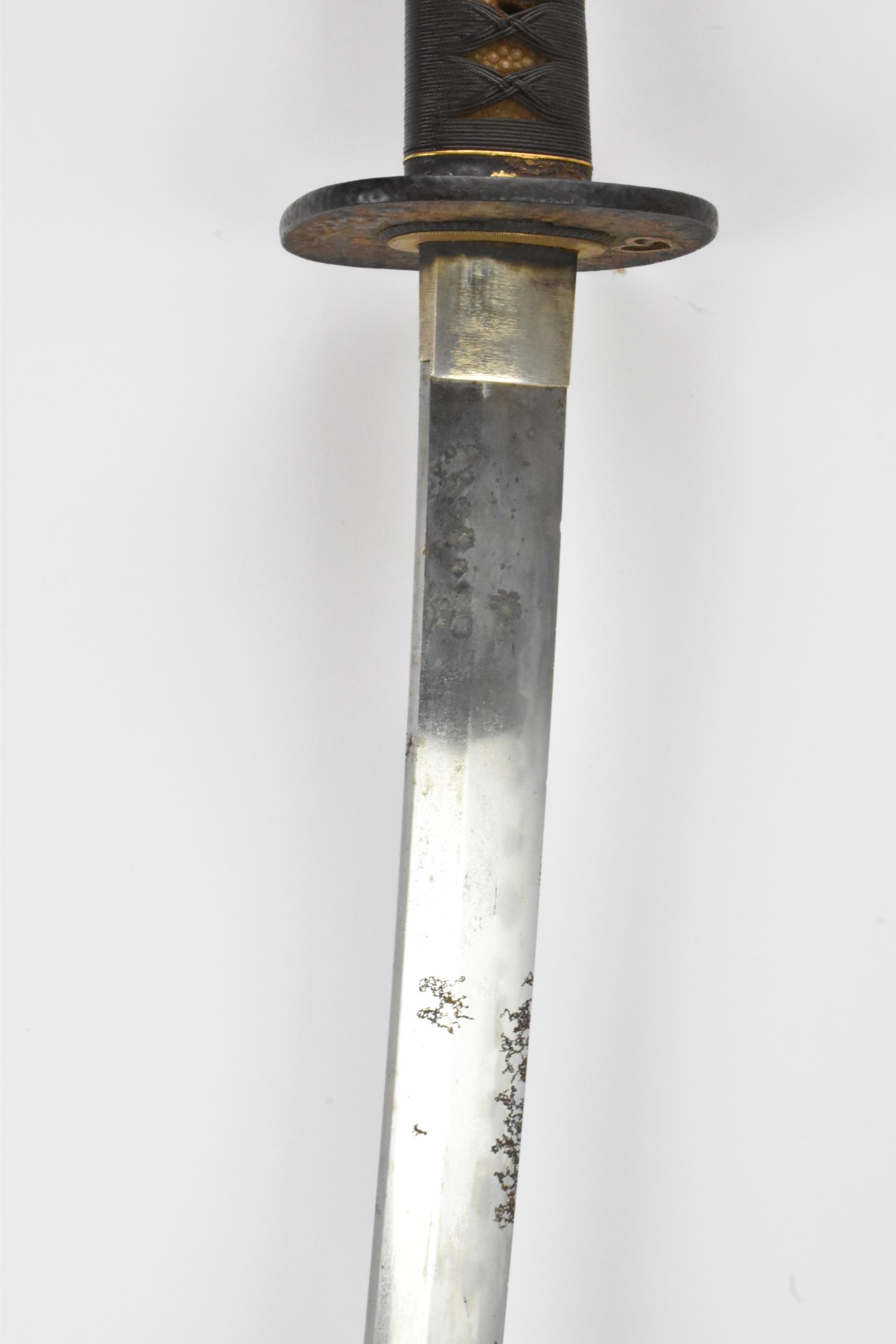 A Japanese Edo period, Inshu ju Kanetsugu saku sword, late 17th/early 18th century, made by - Image 12 of 21