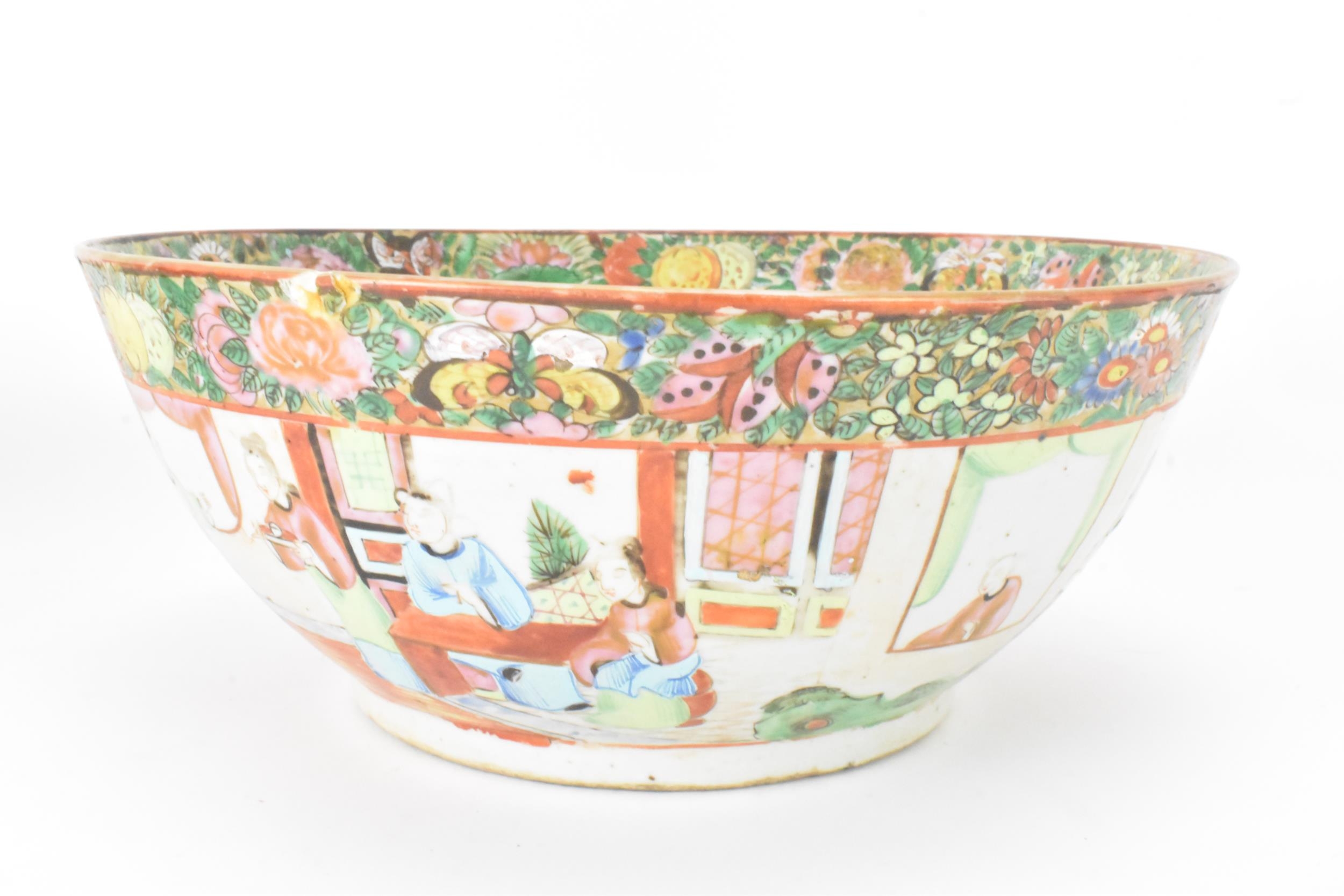 A pair of Chinese export late 19th century Canton Famille Rose porcelain bowls, in polychrome - Image 6 of 12