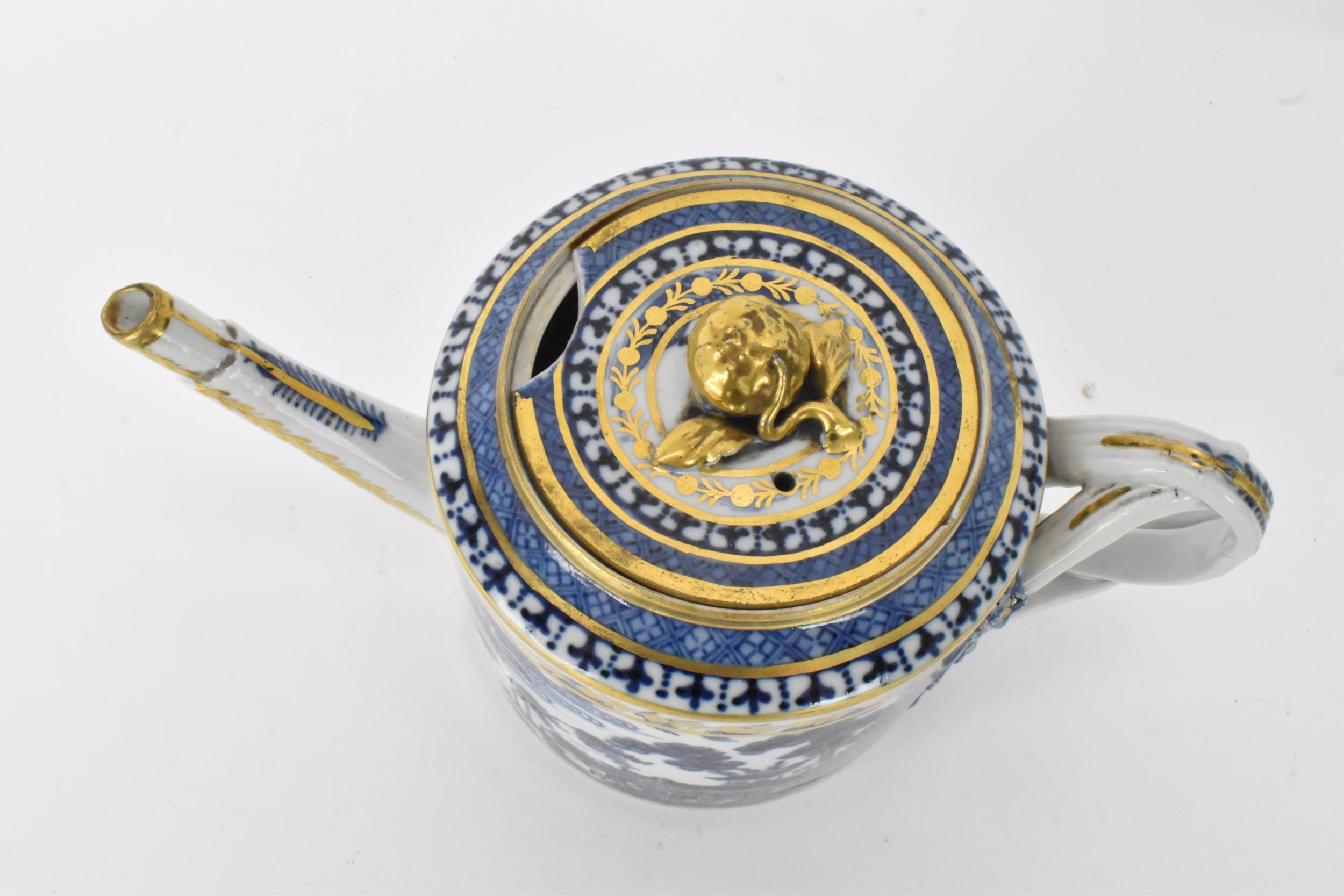 A Chinese export Qing dynasty blue and white teapot and stand, late 18th century, decorated with - Image 5 of 11