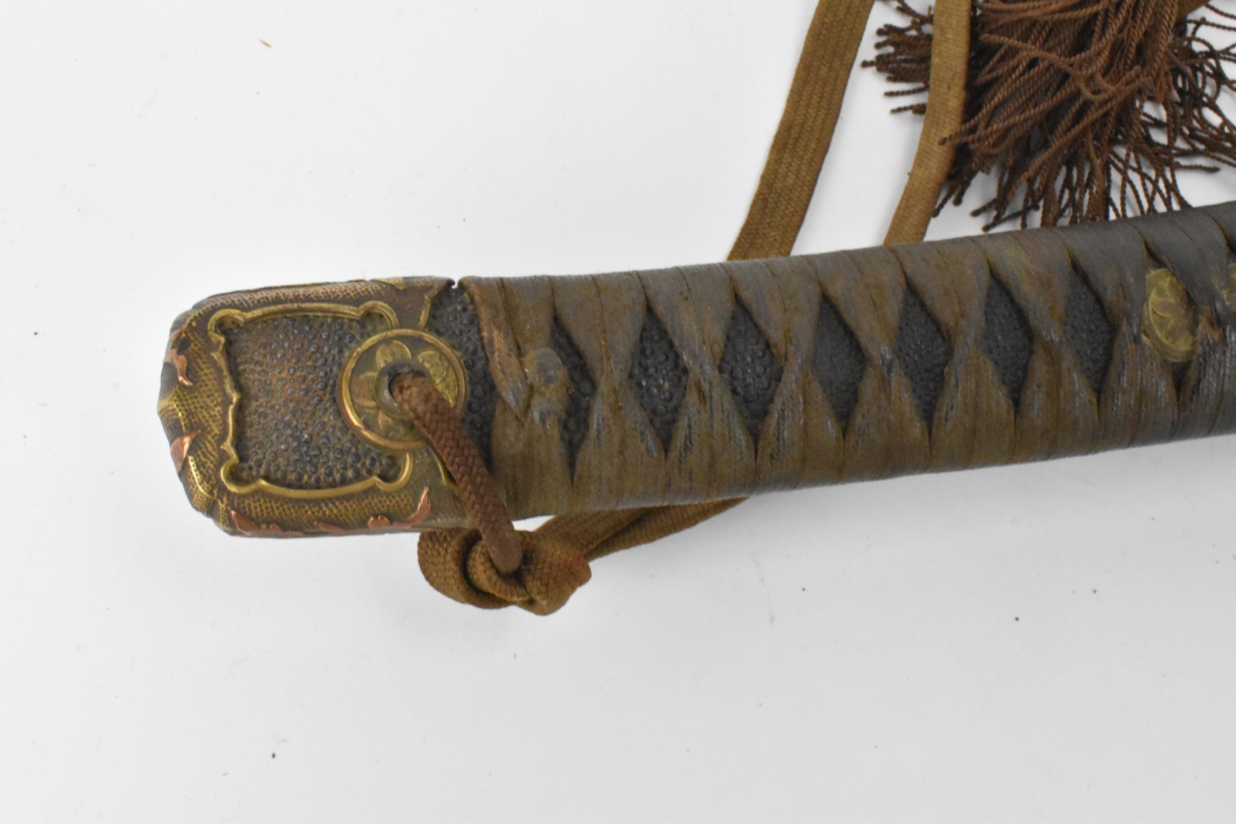 A Japanese Kaigunto naval sword, circa 1900, the blade made in a government workshop, anchor stamped - Image 4 of 19