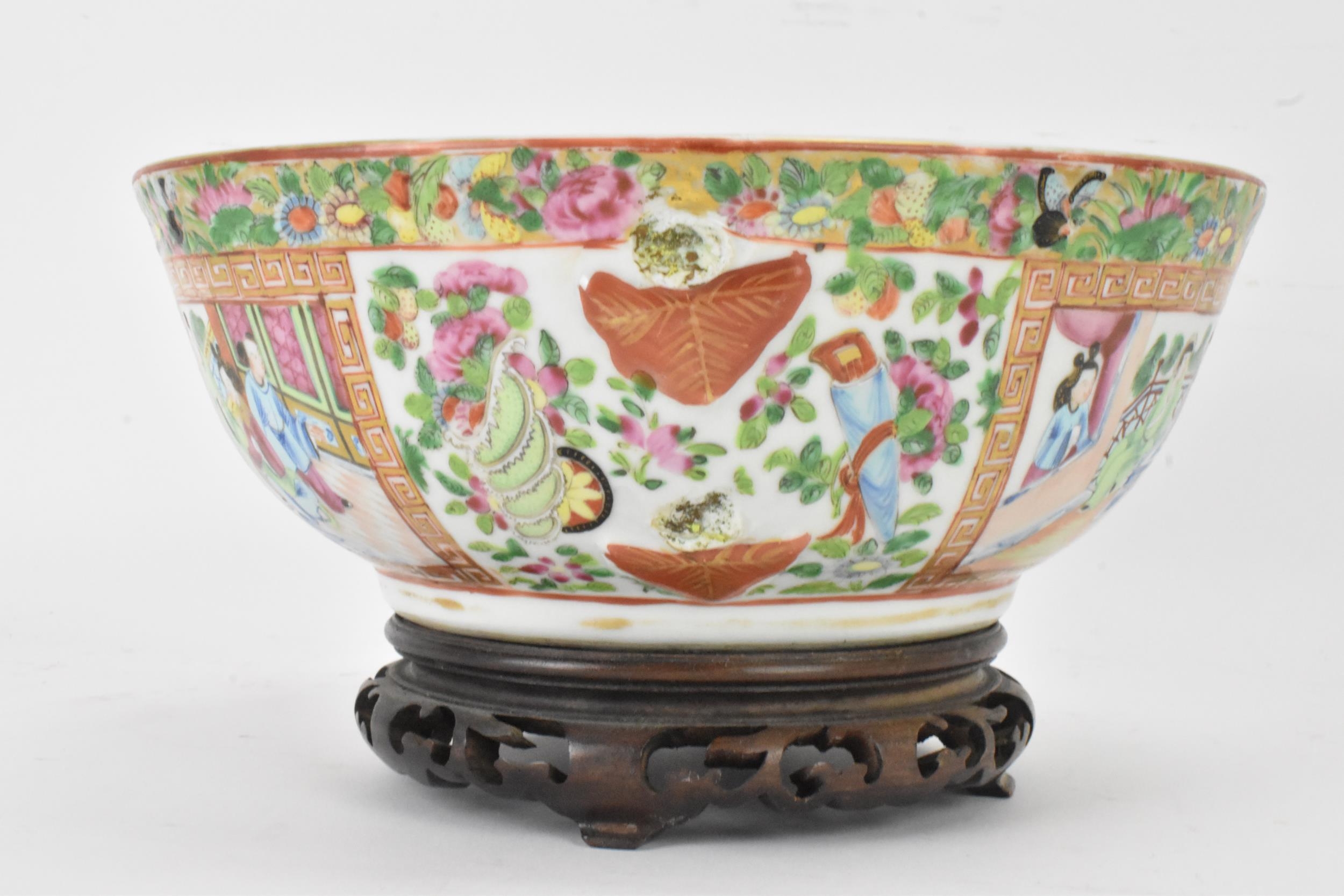 A Chinese export late 19th century Canton Famille Rose bowl, in polychrome enamels, the exterior - Image 5 of 5