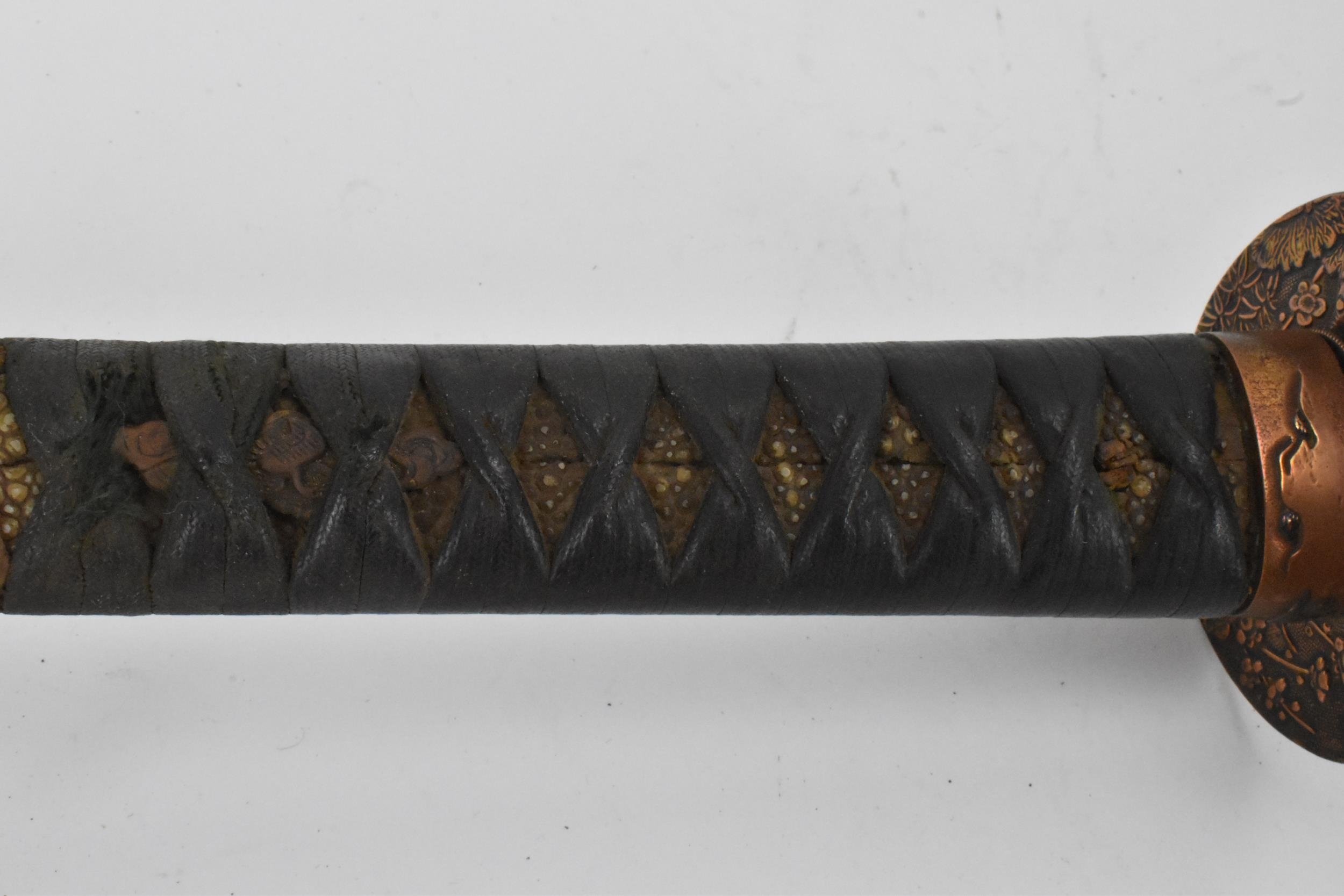 A Japanese Edo period Katana sword by Kawabe Suishinshi Masahide, circa 1750-1825, blade forged - Image 5 of 21