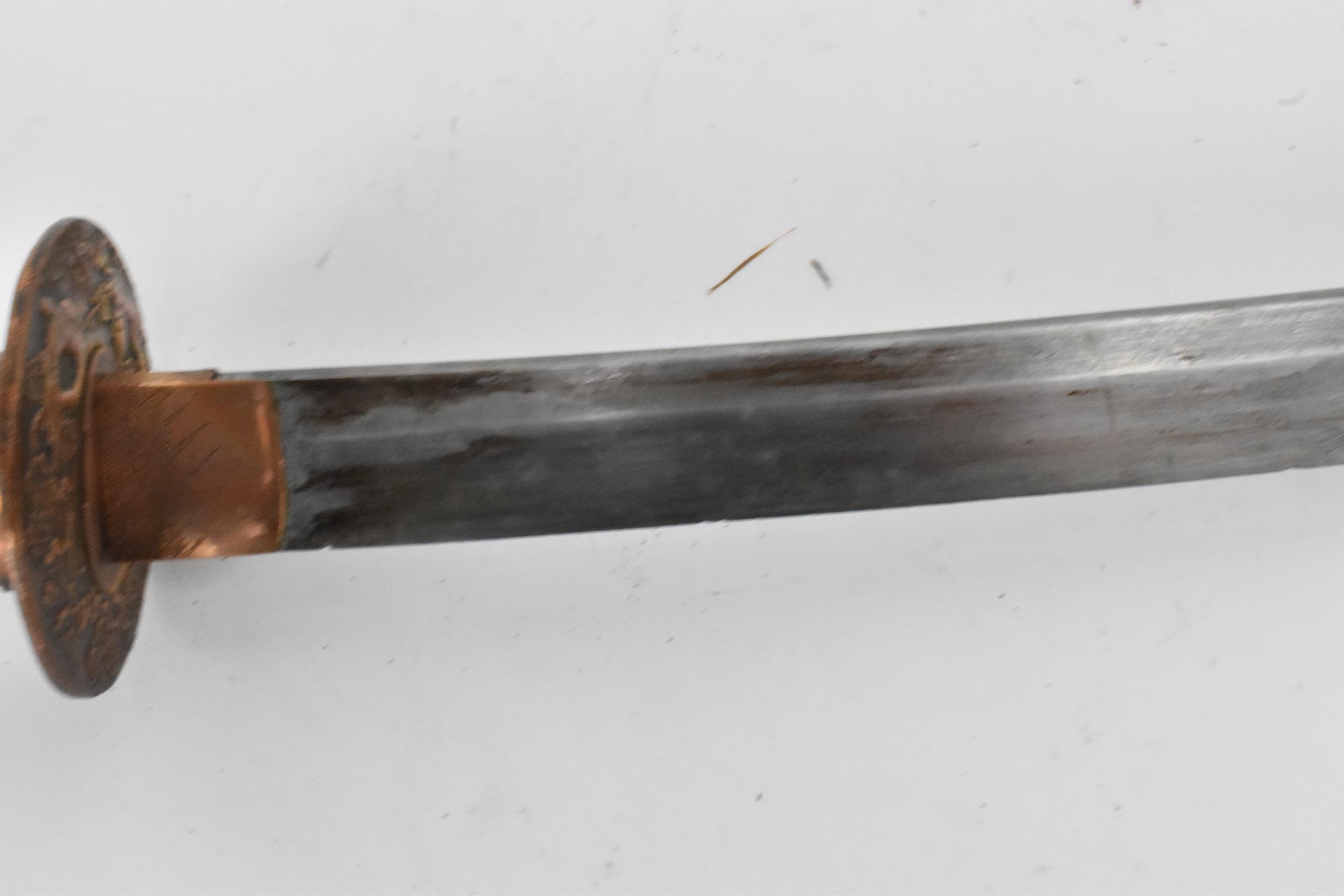 A Japanese Edo period Katana sword by Kawabe Suishinshi Masahide, circa 1750-1825, blade forged - Image 10 of 21