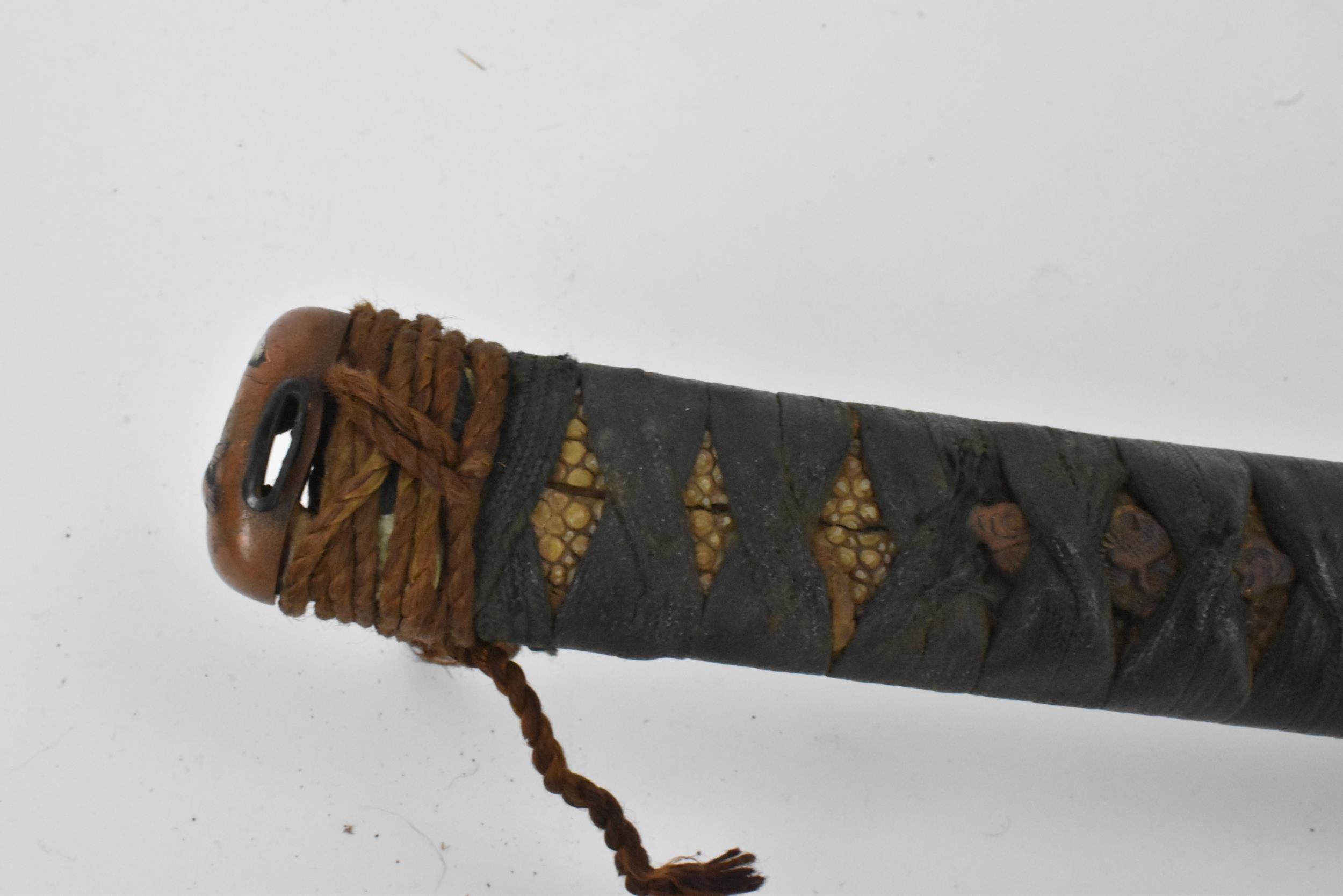 A Japanese Edo period Katana sword by Kawabe Suishinshi Masahide, circa 1750-1825, blade forged - Image 4 of 21