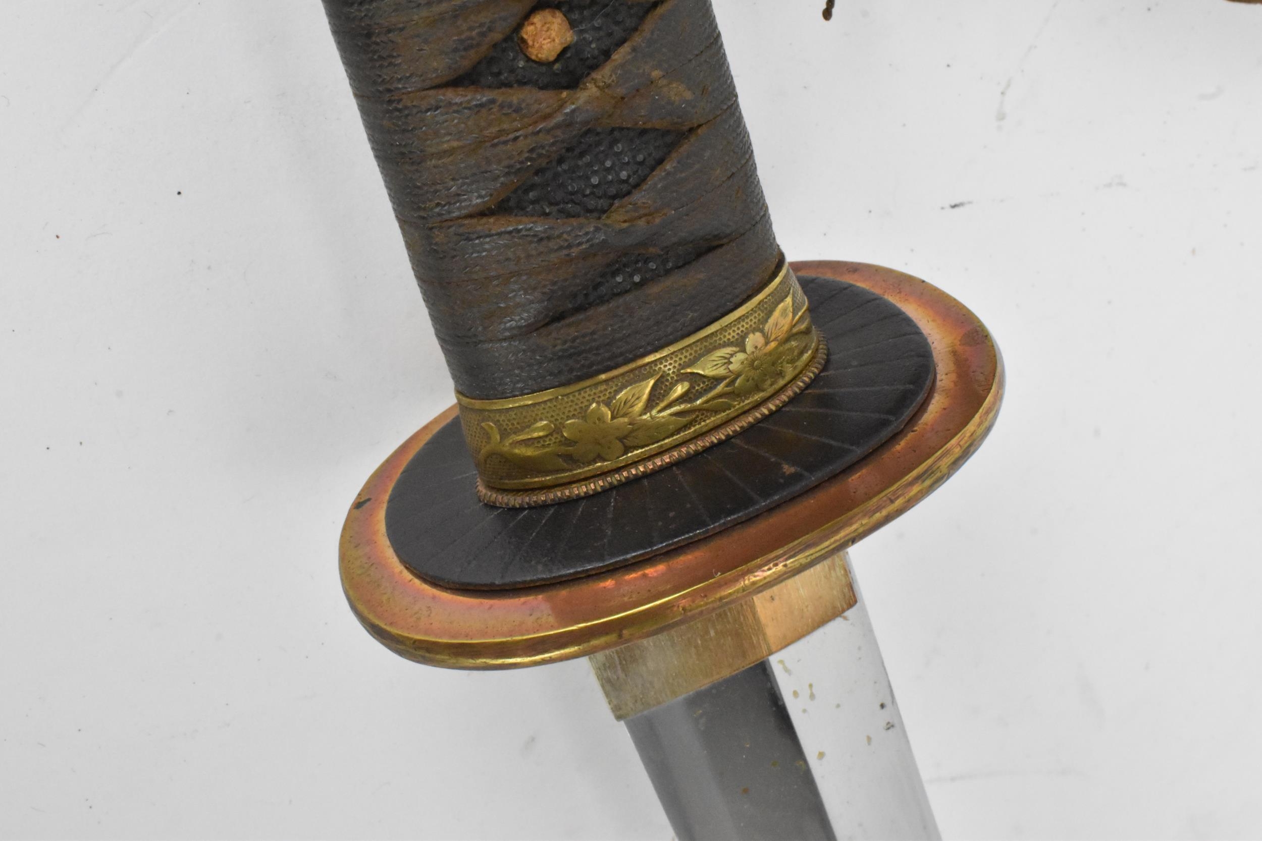 A Japanese Kaigunto naval sword, circa 1900, the blade made in a government workshop, anchor stamped - Image 6 of 19