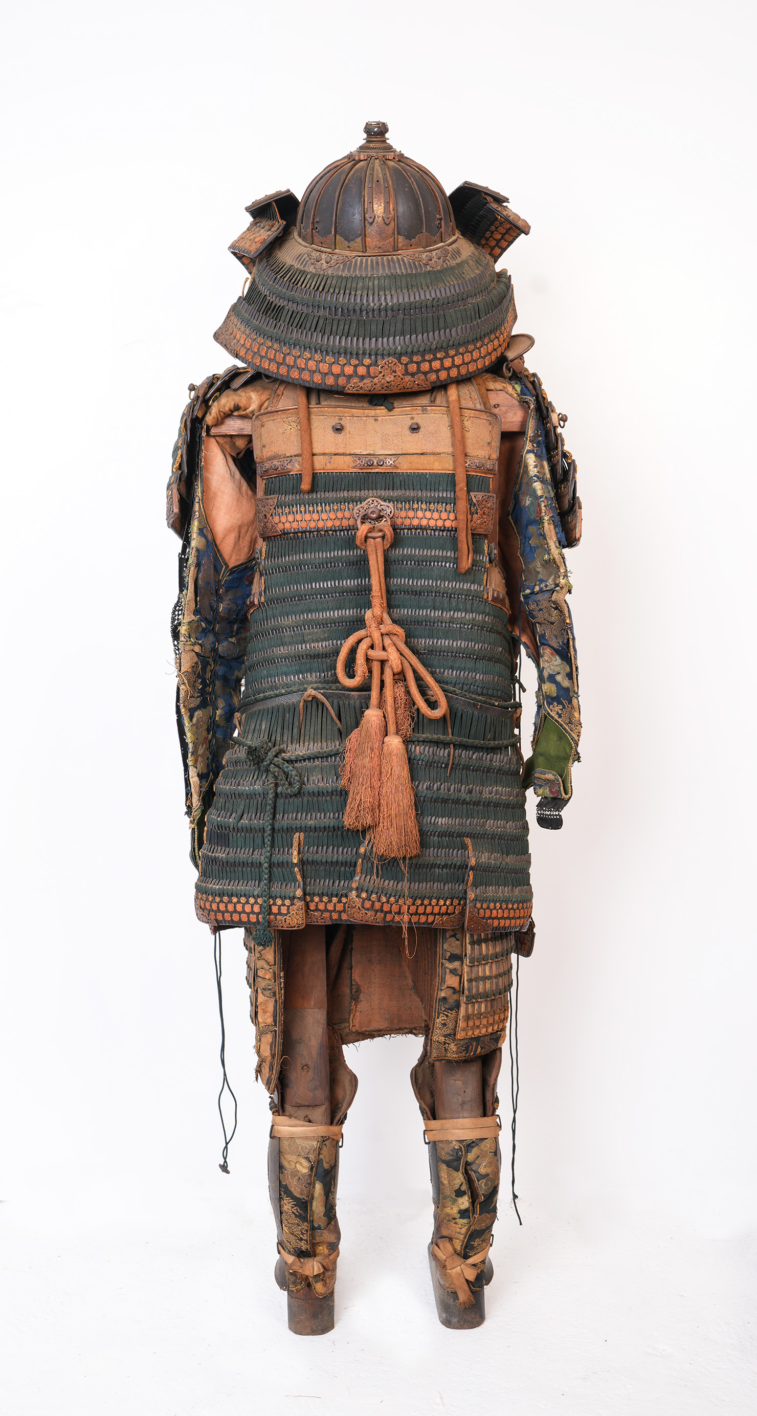 A Japanese 18th century Samurai Warriors Armour fitted with menpo facial armour, a kabuto helmet - Image 11 of 16