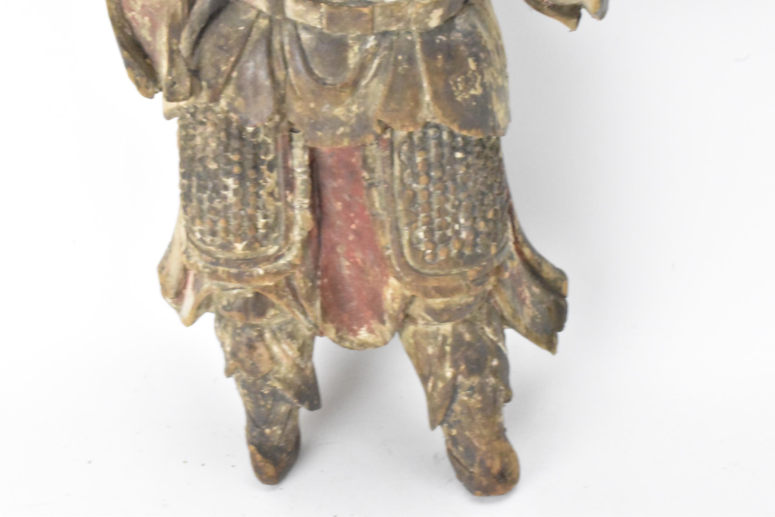 A Chinese carved and painted wood figure of a warrior, late Ming/Qing dynasty, in traditional - Image 7 of 8