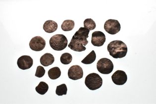 English Hammered Coinage - Metal Detector Finds - A mixed collection to include a Shilling A/F,