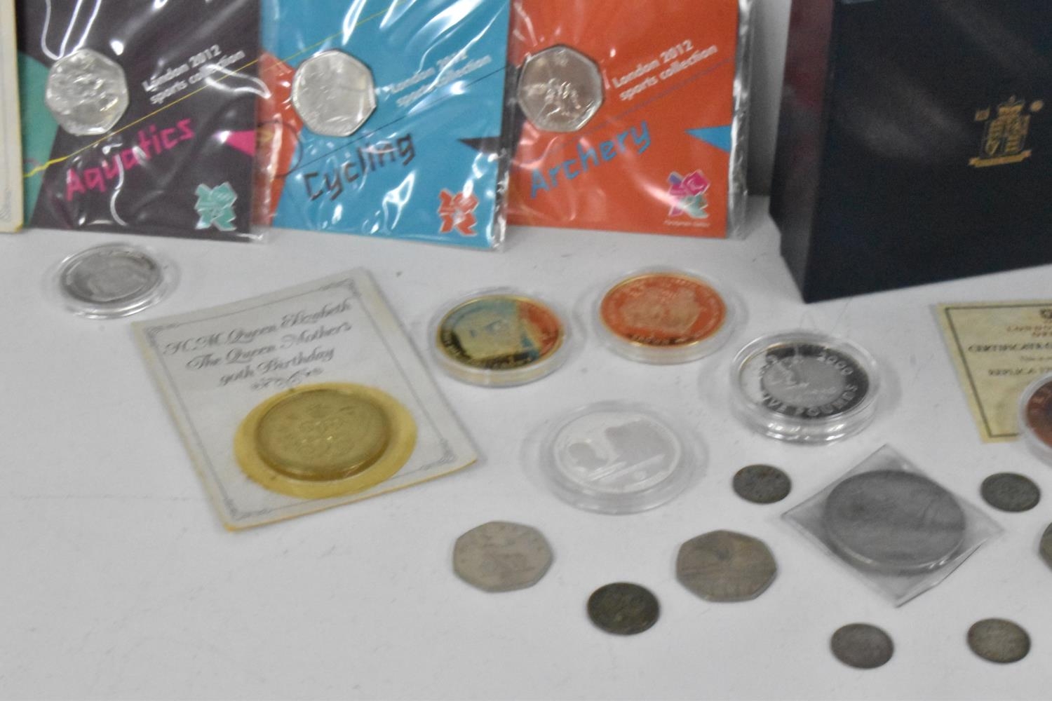 Mixed Coins - A collection of commemorative and other British coins to include, 8 London 2012 - Image 4 of 6