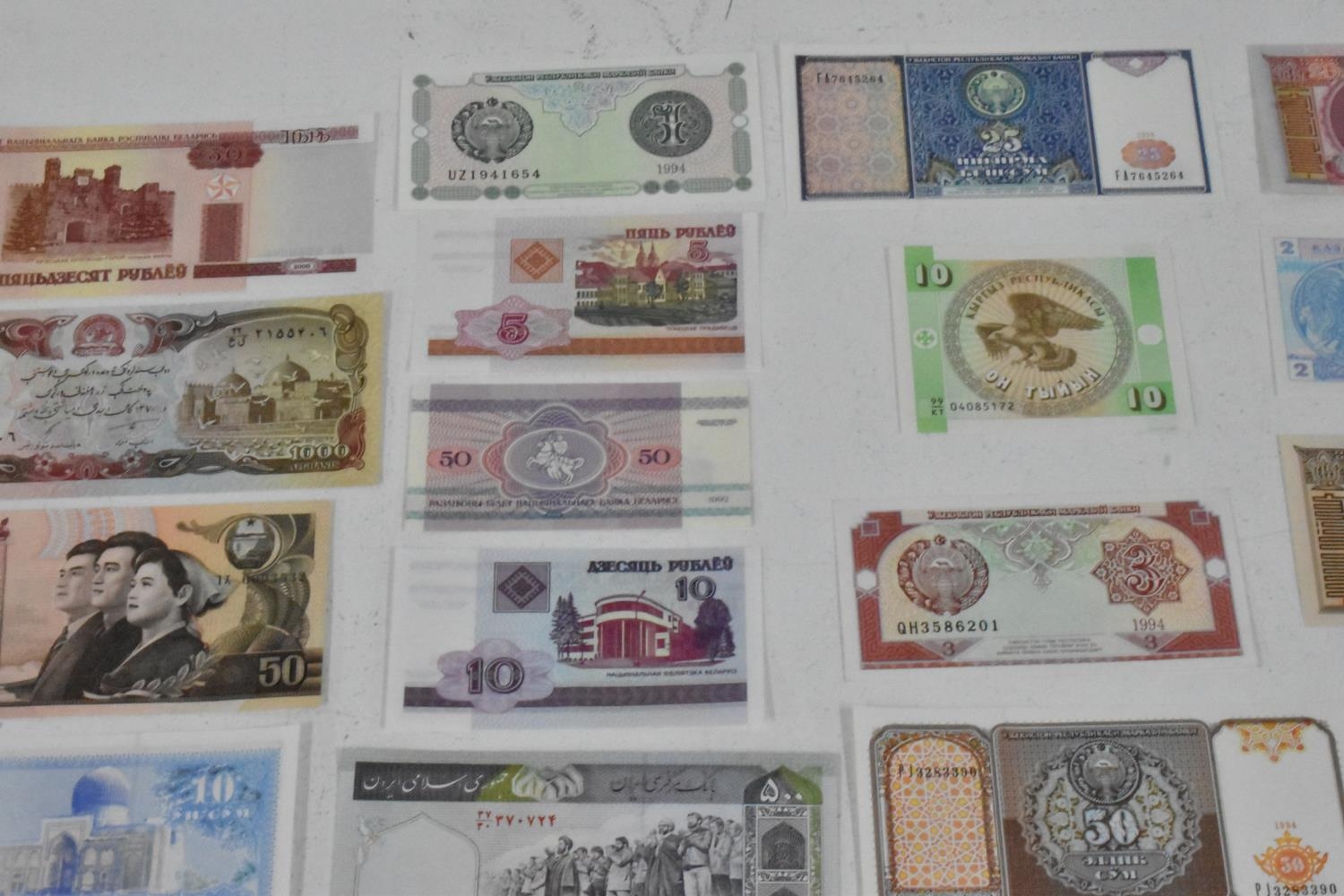 Mixed World Banknotes - A collection of mixed banknotes to include Mongolia 20 Tugrik and others, - Image 6 of 8