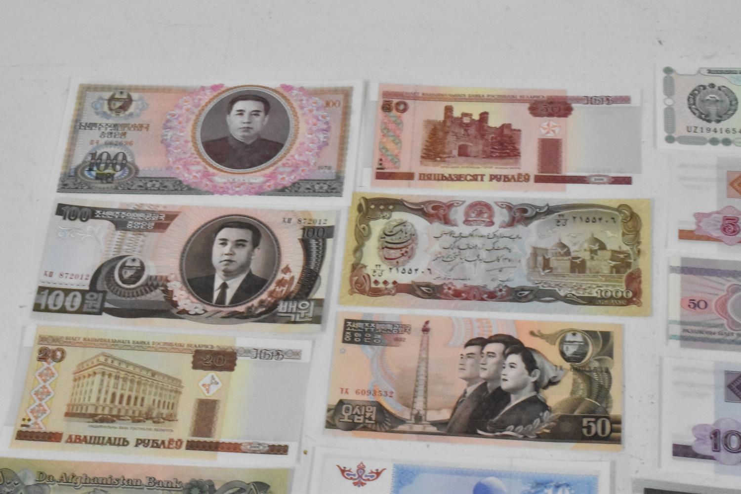 Mixed World Banknotes - A collection of mixed banknotes to include Mongolia 20 Tugrik and others, - Image 2 of 8