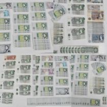Banknotes - A large collection of mostly Elizabeth II banknotes to include batches running sequence,