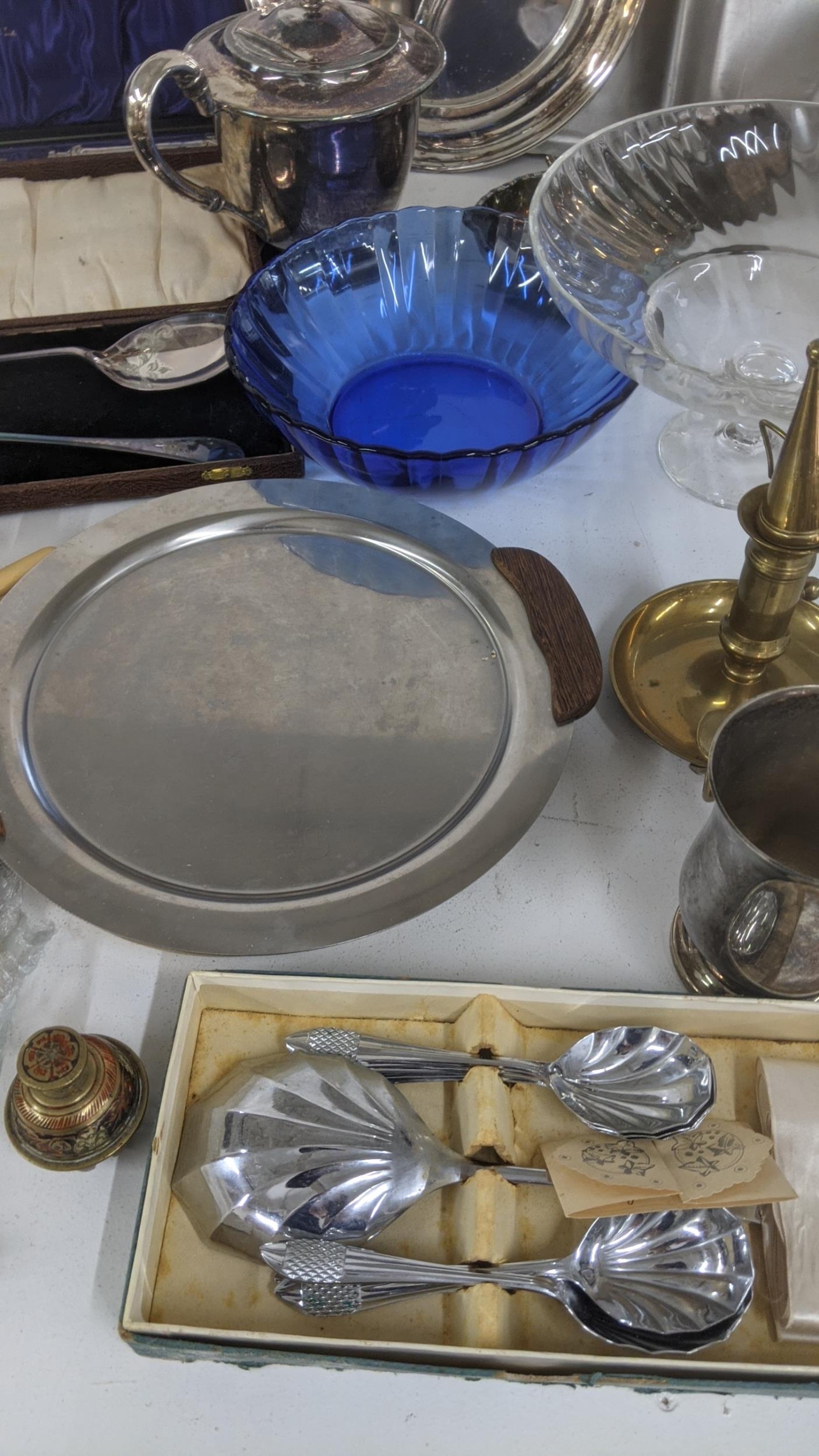 A mixed lot to include cutlery, Selkirk glass paperweight, silver plated tea pot and other items - Image 3 of 6