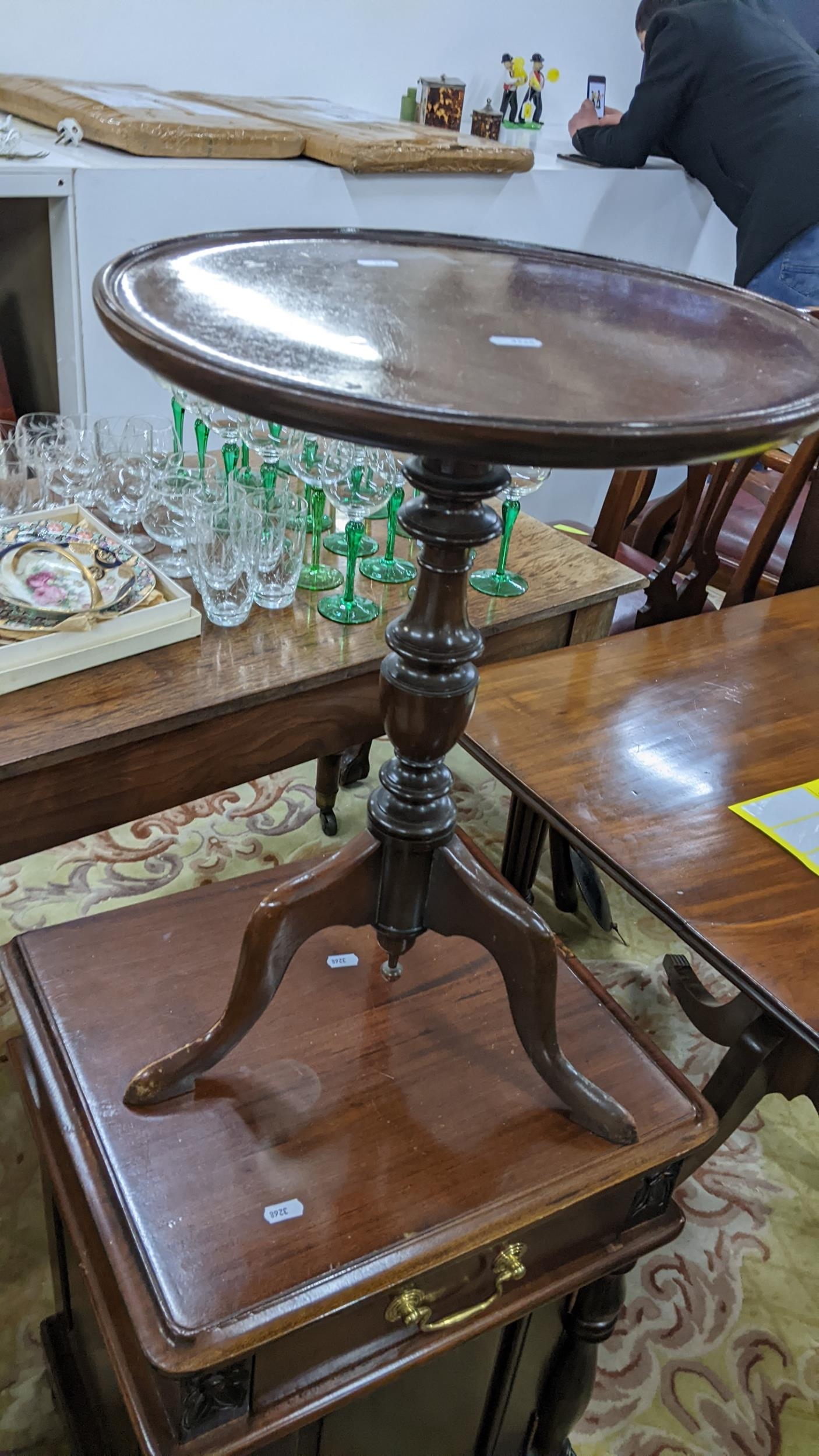 Mixed furniture to include a Regency mahogany Pembrook table 73hx99w together with a reproduction - Image 3 of 4