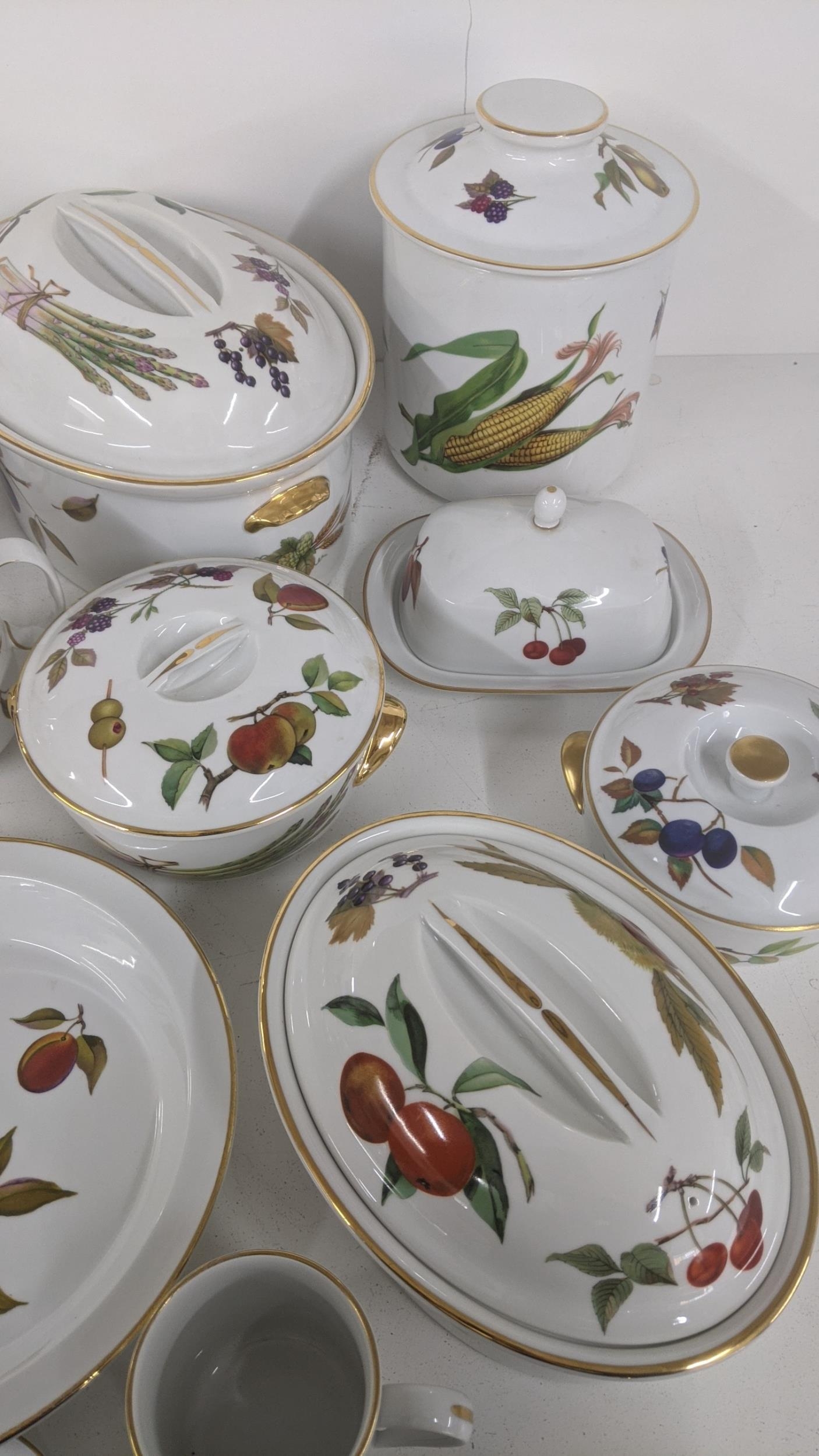 A collection of Royal Worcester Evesham pattern to include tureens, a biscuit jar, ramekins, - Image 3 of 4