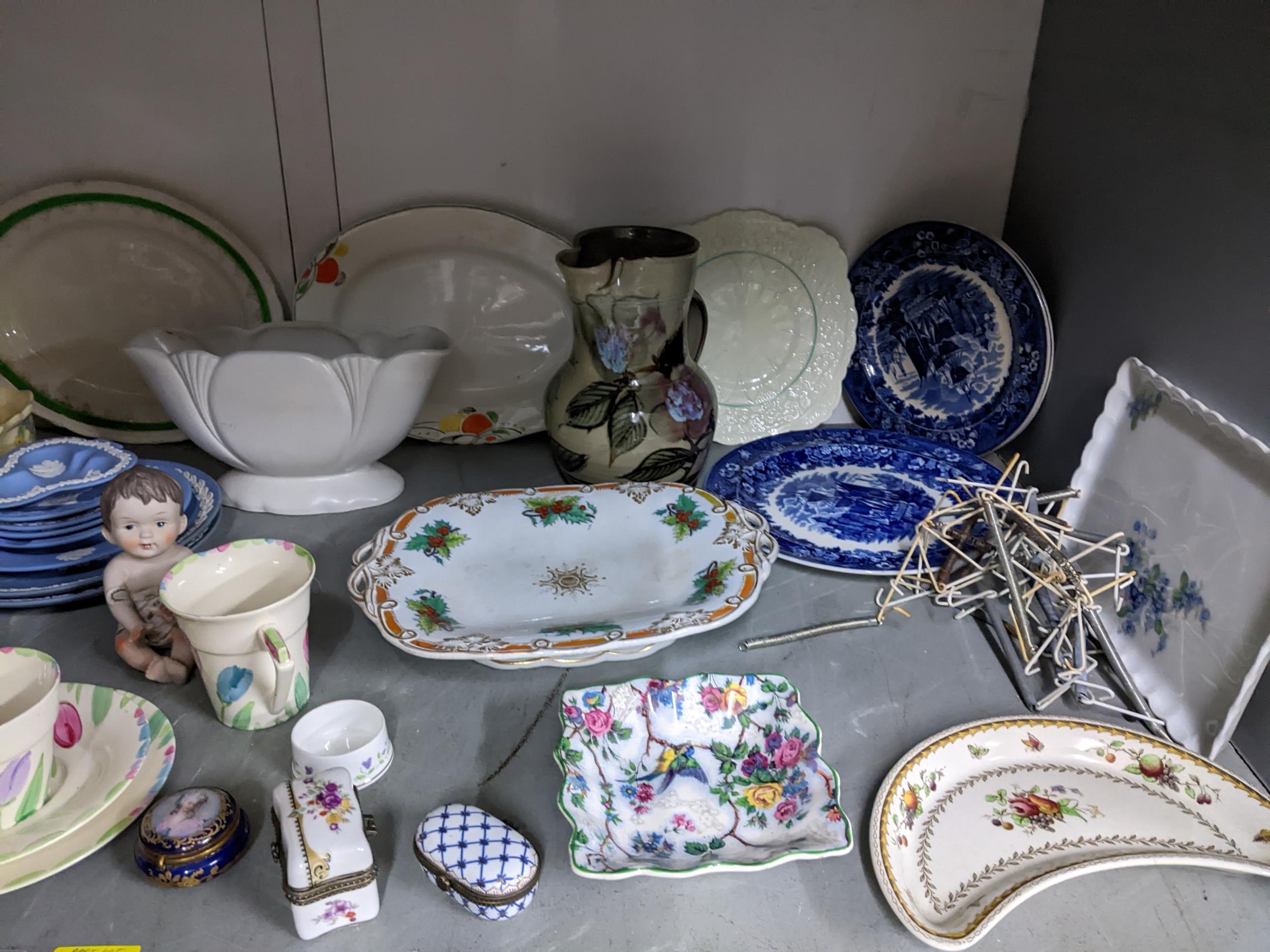 A mixed lot of ceramics, glassware and other items to include Wedgwood Jasper ware, piano babies, - Image 5 of 5