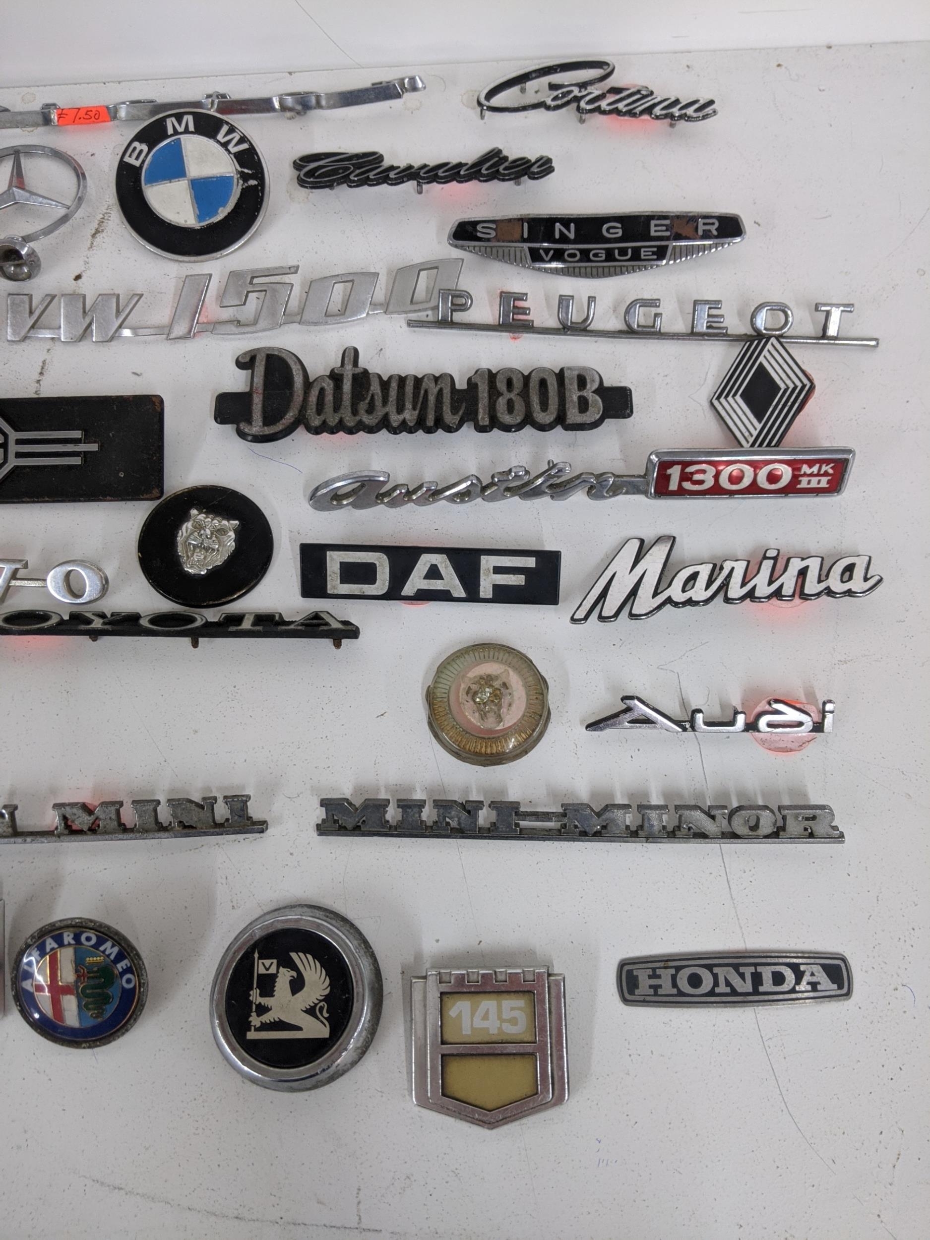 Miscellaneous car make and model badges to include Volvo, Rover, Alfa Romeo, DAF, Austin 1300 - Image 4 of 4