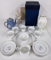 A collection of porcelain and ceramics to include a Wedgwood Jasperware tea pot, a Franklin