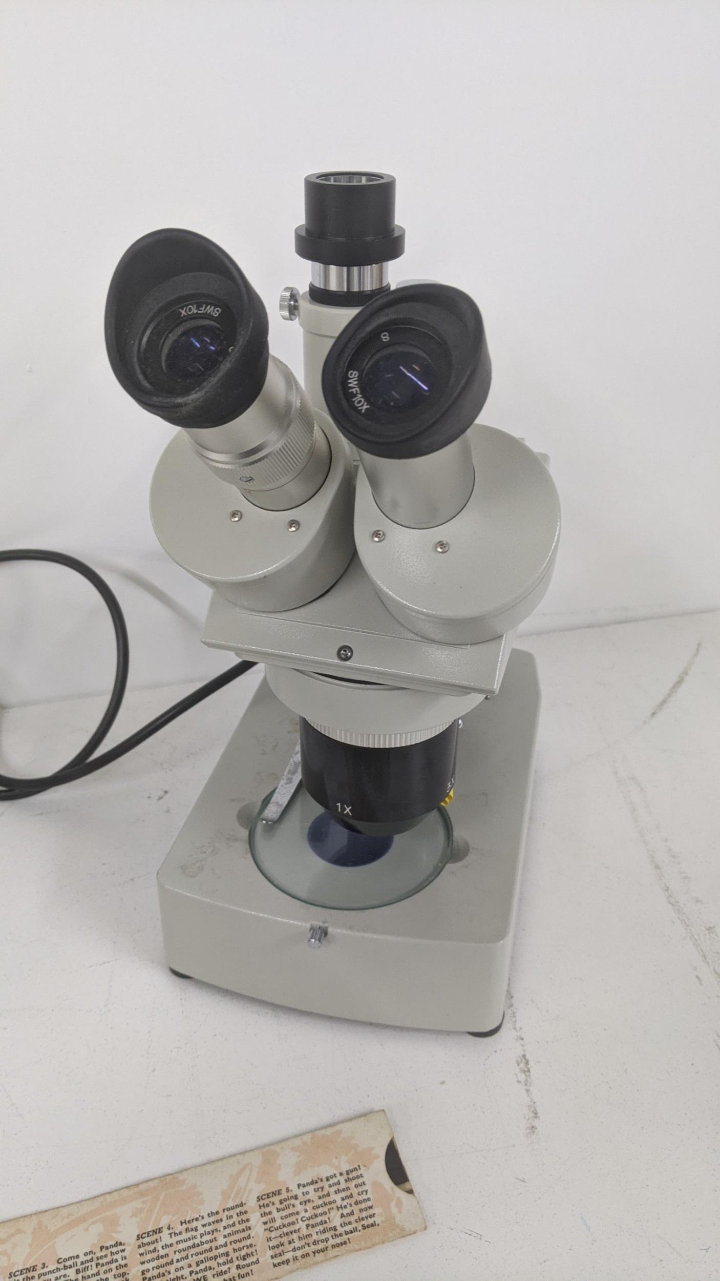 A Meiji EMT 54085 Laboratory microscope together with a minicine magic lantern and film and one - Image 3 of 5