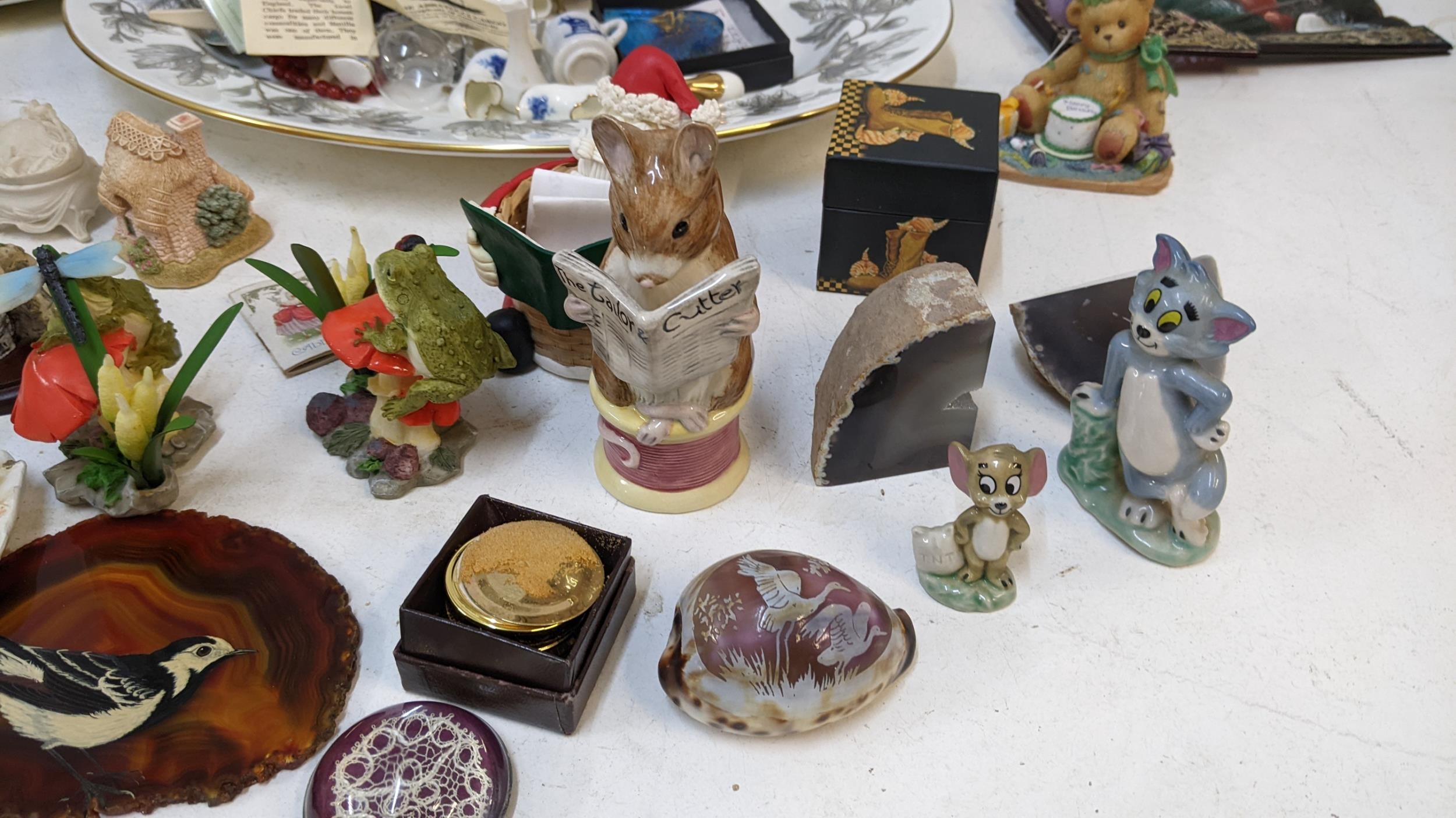 Ceramics and glass to include Victorian meat plates, decorative plates bowls, Wade Tom and Jerry, - Image 2 of 2