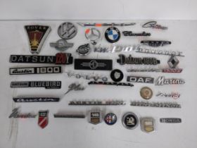 Miscellaneous car make and model badges to include Volvo, Rover, Alfa Romeo, DAF, Austin 1300