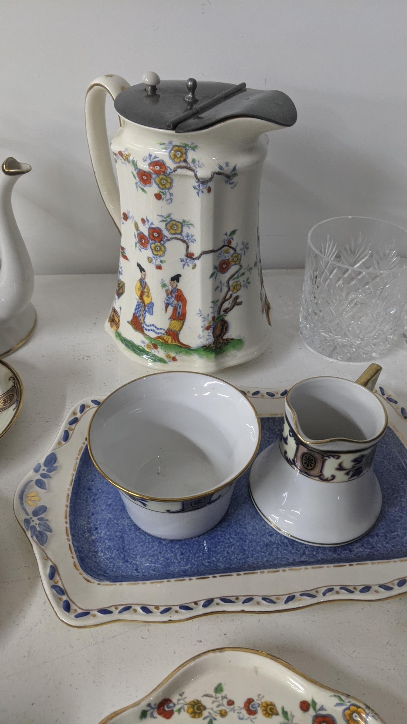 A mixed lot to include a part coffee set to include a coffee pot, sugar bowl, milk jug, six cans and - Image 5 of 6